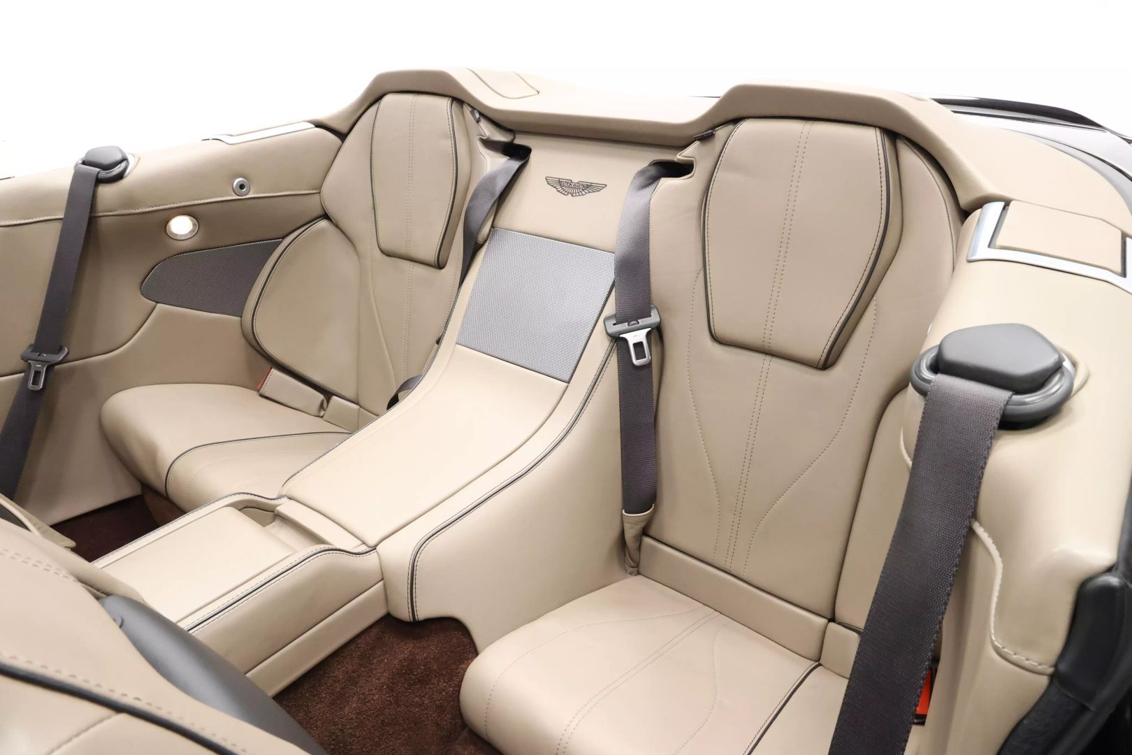 2015 Aston Martin Db9 - Image 3