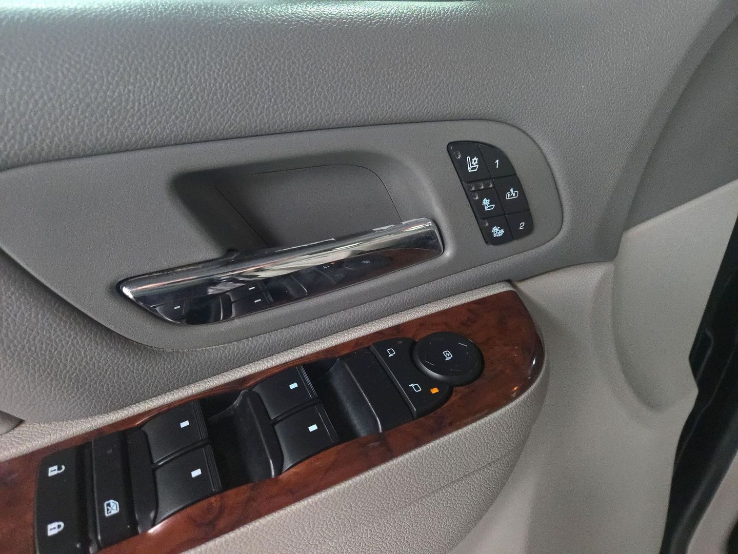 2012 Chevrolet Silverado 3500 Hd Crew Cab - Image 23