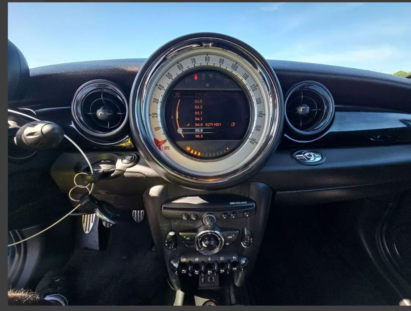 2014 Mini Convertible - Image 13