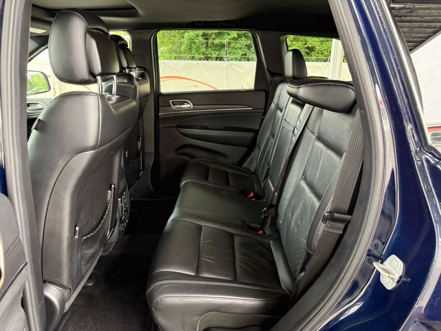 2015 Jeep Grand Cherokee - Image 18