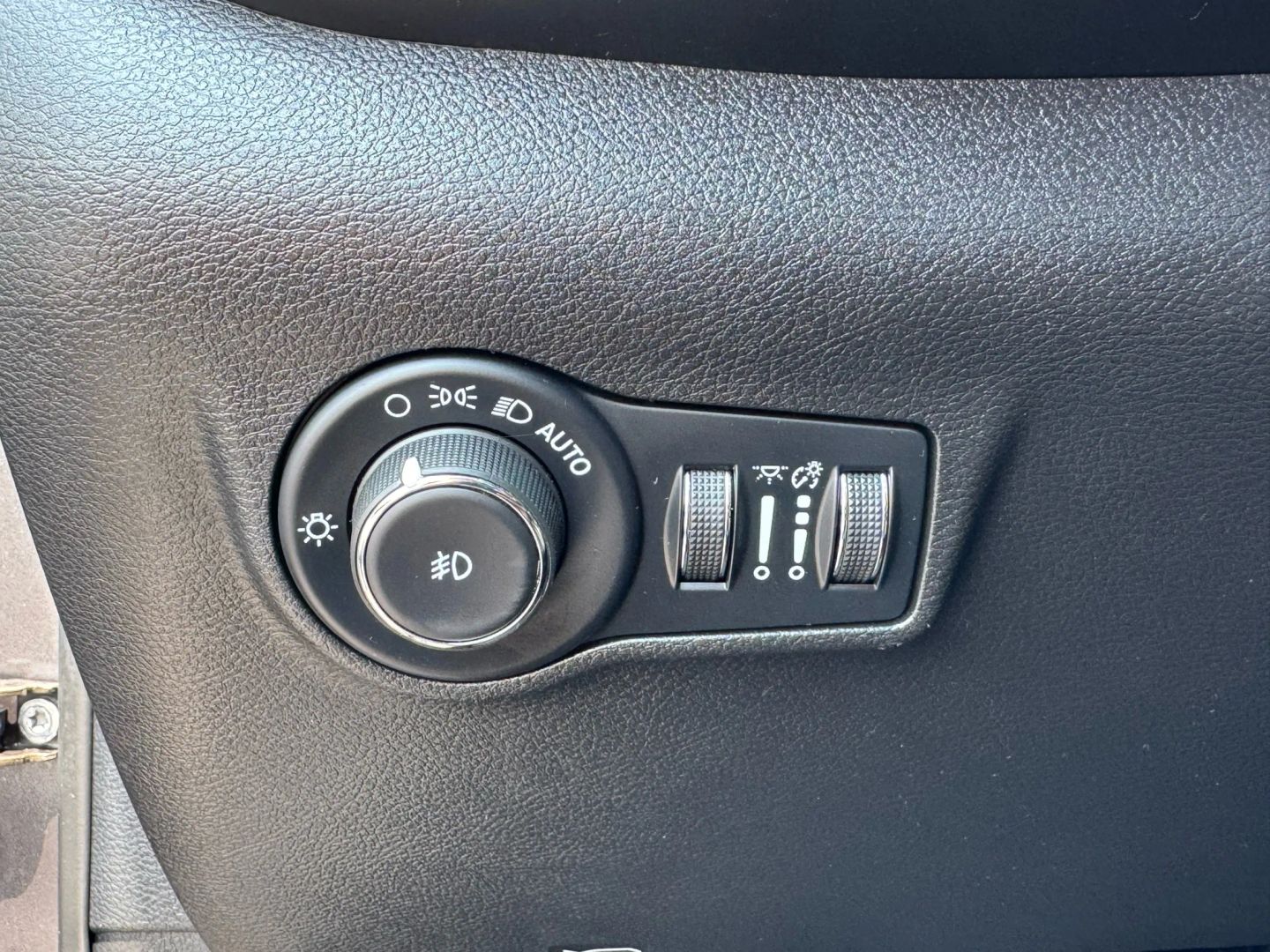 2022 Jeep Compass - Image 24
