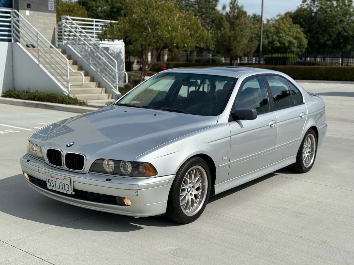 2002 BMW 5 Series 530i