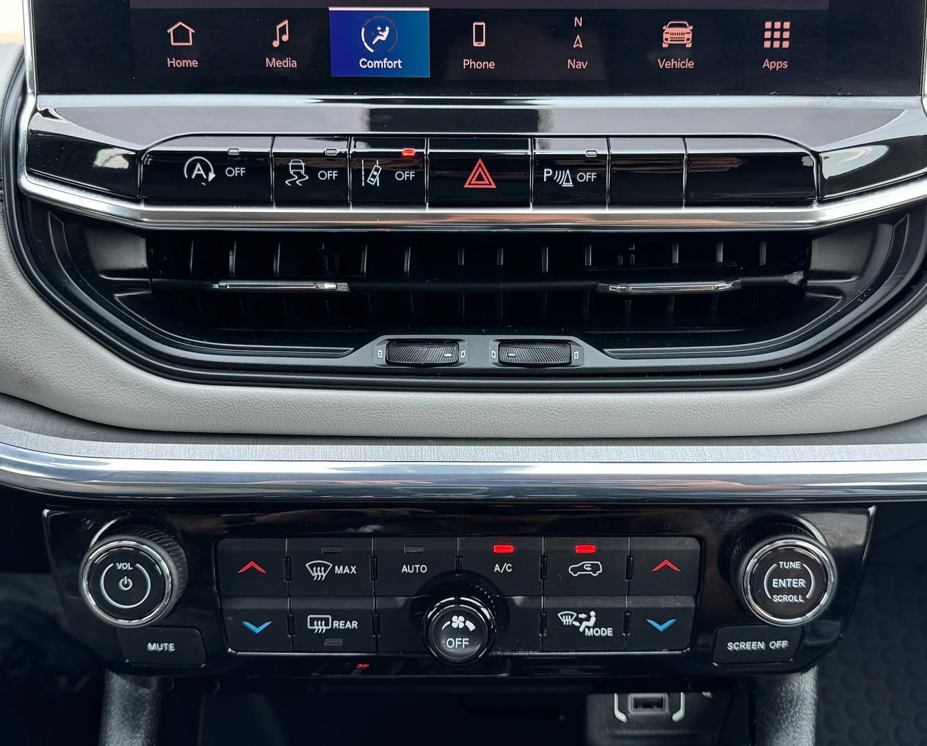 2022 Jeep Compass - Image 32