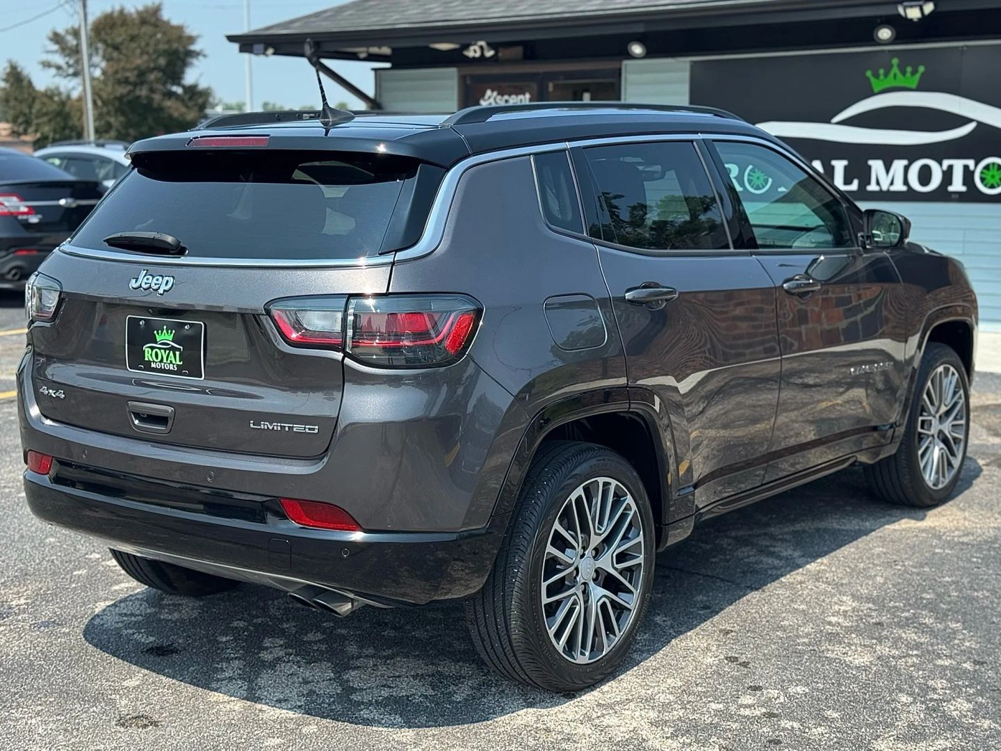 2022 Jeep Compass - Image 12