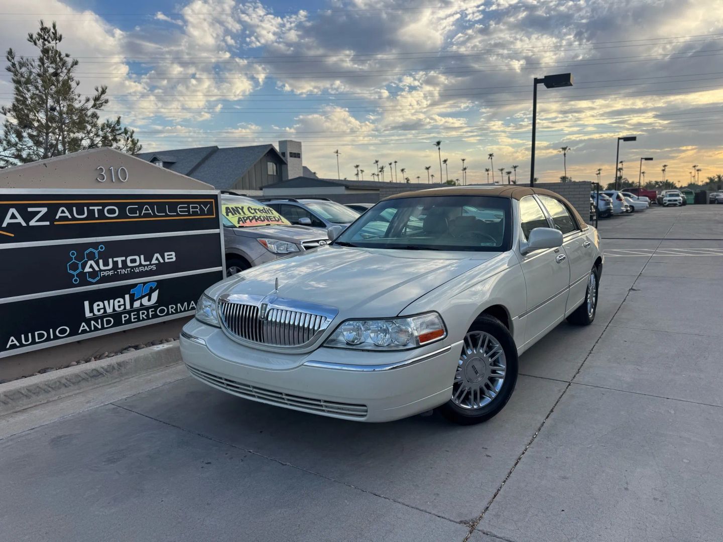 2006 Lincoln Town Car Designer Series