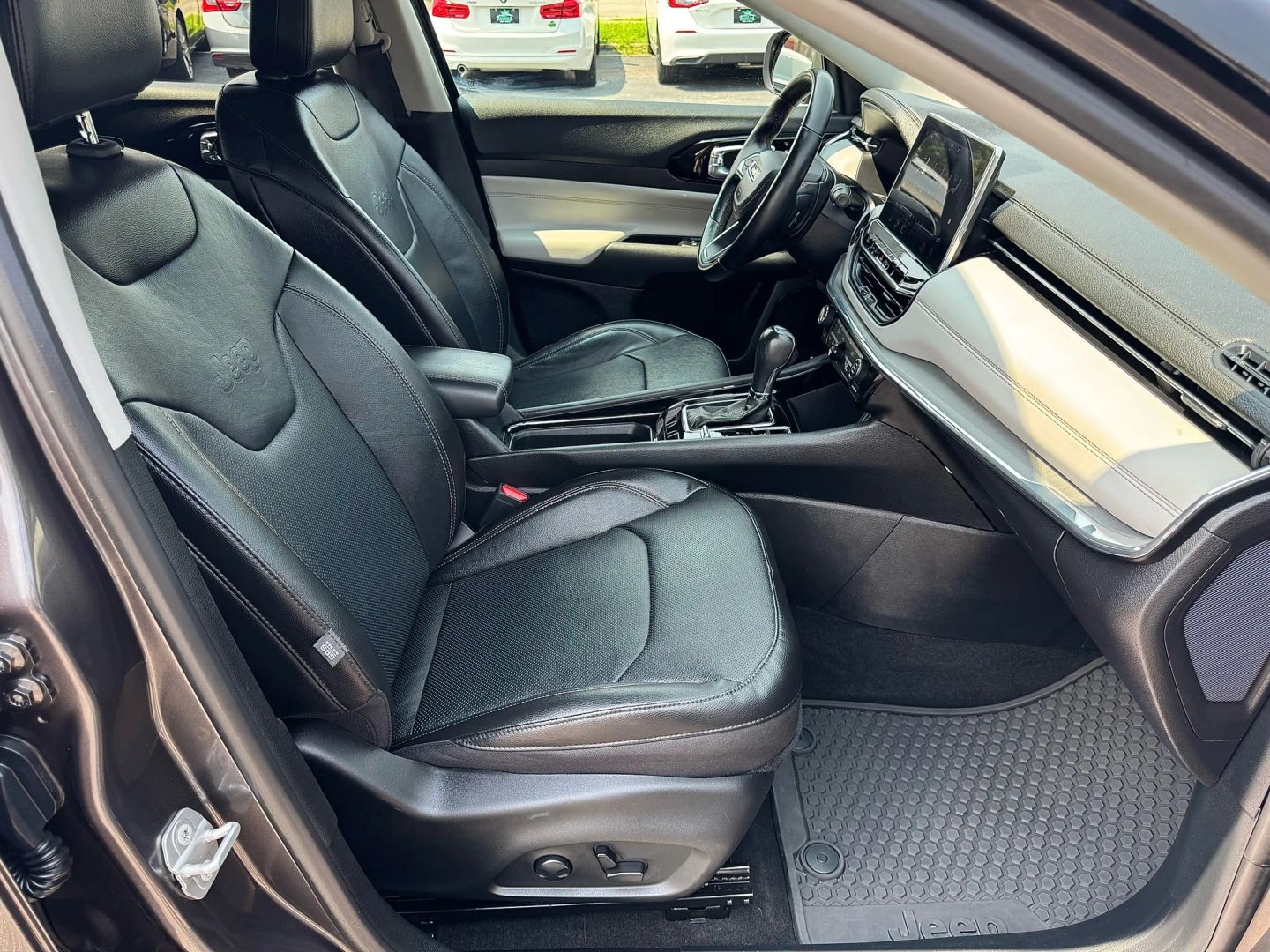 2022 Jeep Compass - Image 17