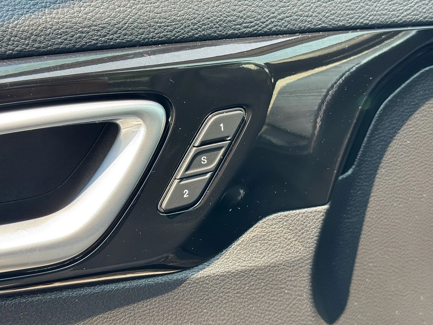 2022 Jeep Compass - Image 25