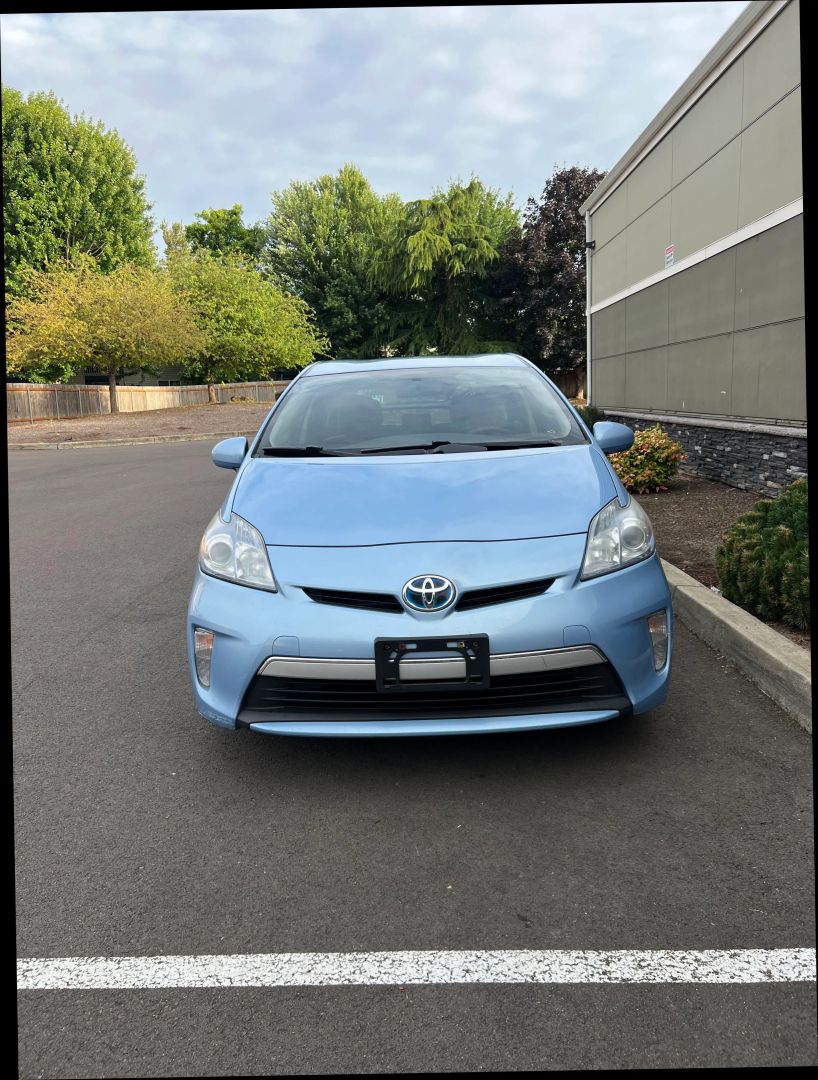 2012 Toyota Prius Plug-in Hybrid Base