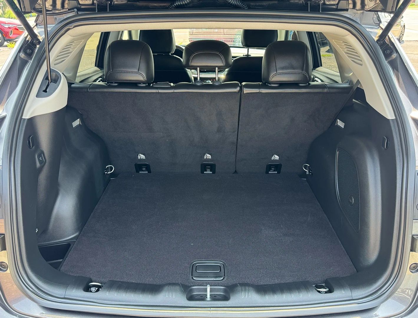 2022 Jeep Compass - Image 35