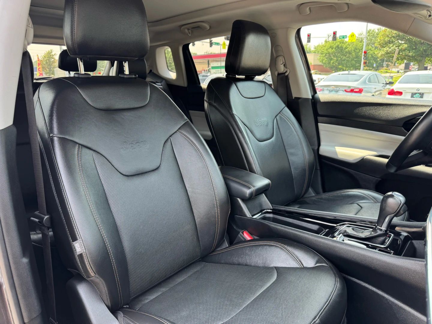 2022 Jeep Compass - Image 19