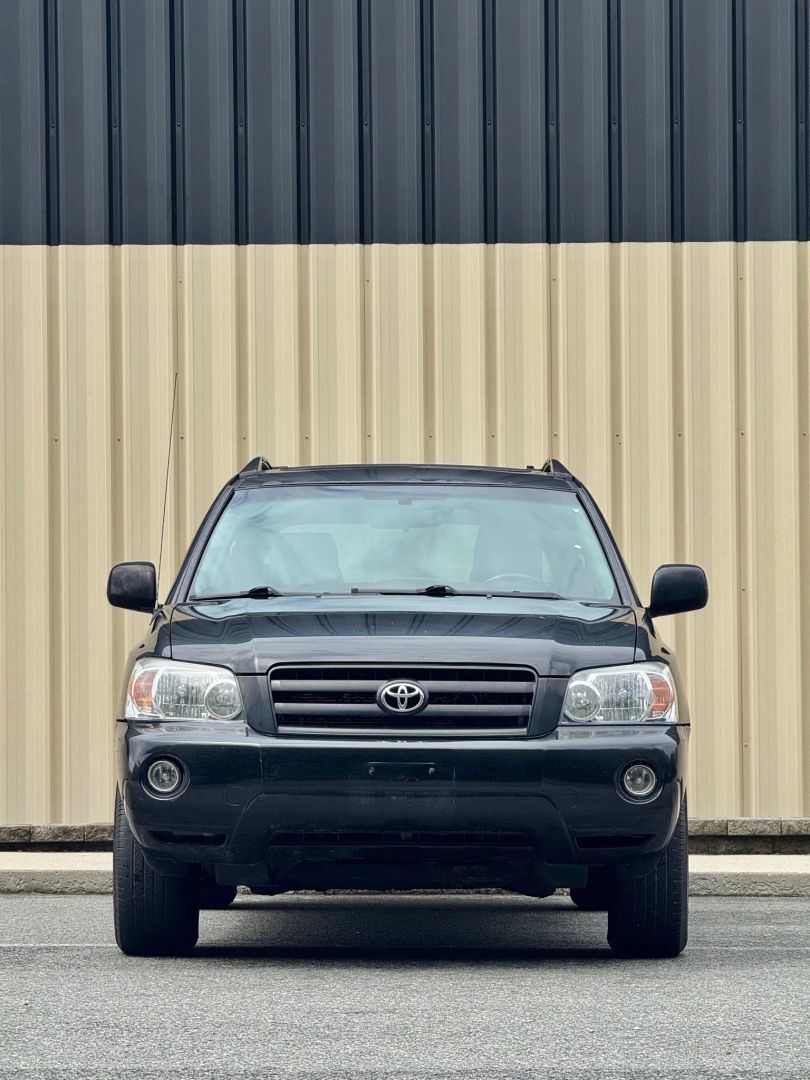 2004 Toyota Highlander Base