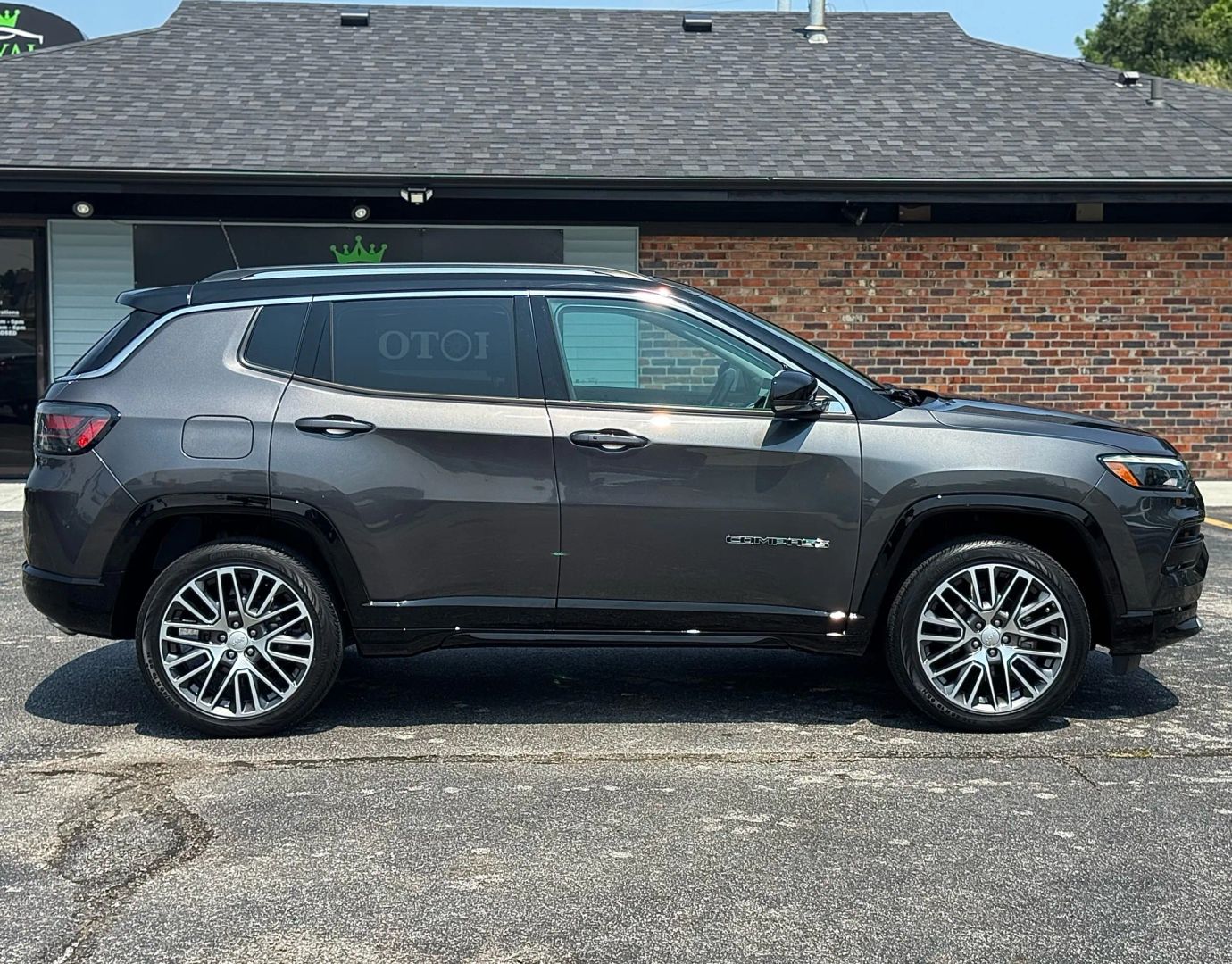 2022 Jeep Compass - Image 9