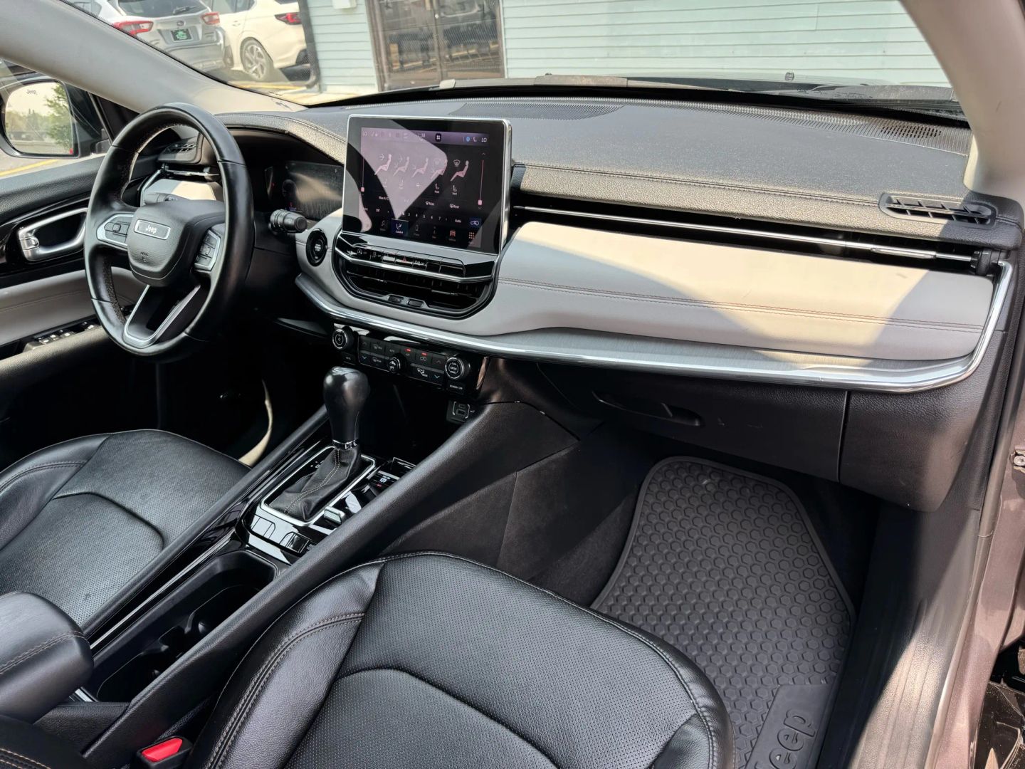 2022 Jeep Compass - Image 18