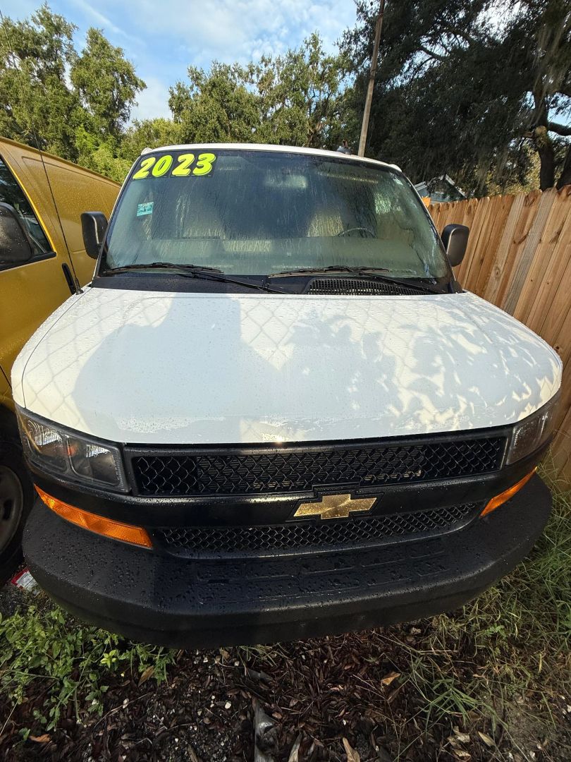 2023 Chevrolet Express 2500