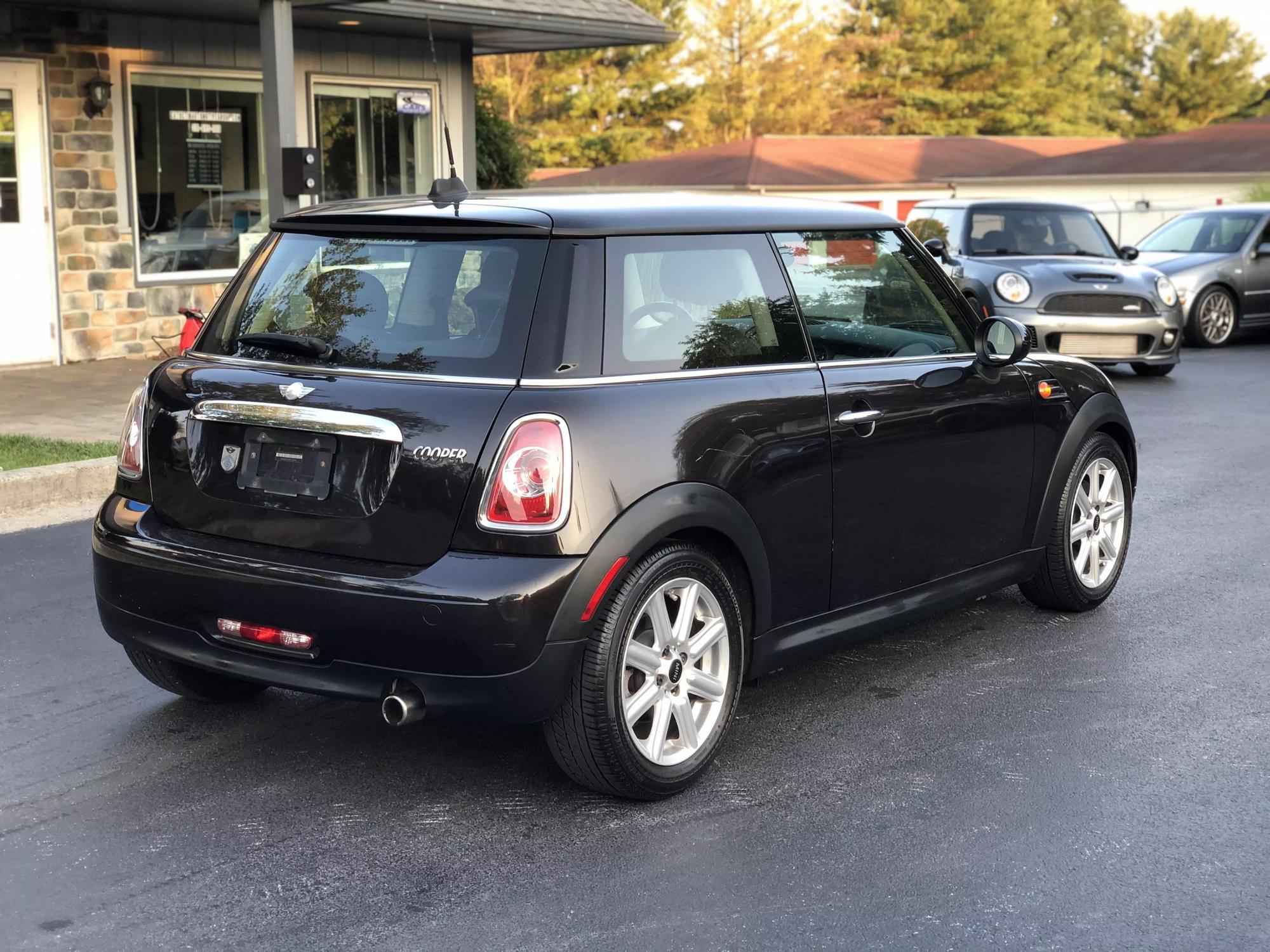 2013 MINI Cooper Base photo 33