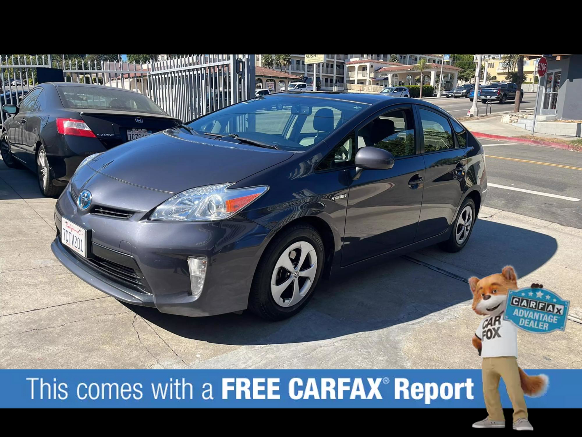 2014 Toyota Prius Four photo 33