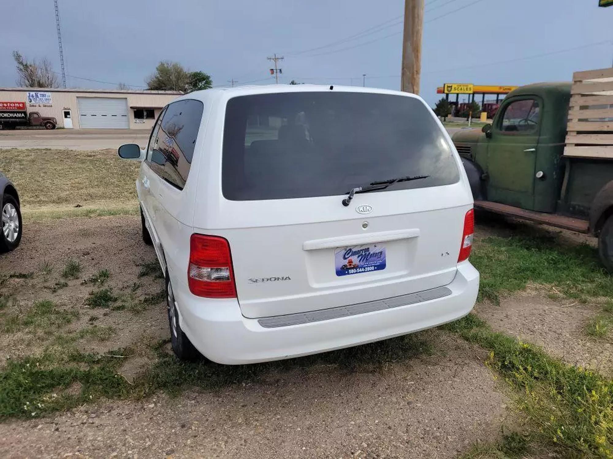 2004 Kia Sedona LX photo 17