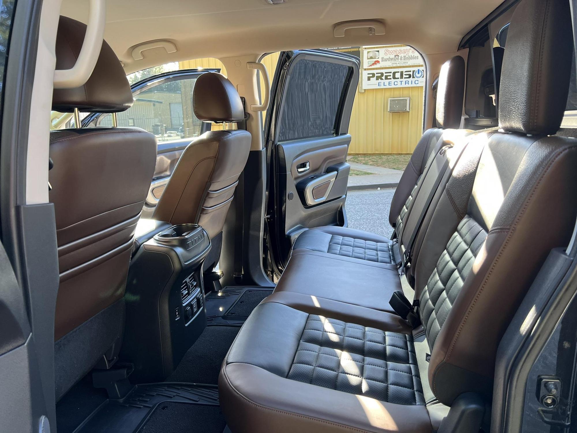 2019 Nissan Titan XD Platinum Reserve photo 30