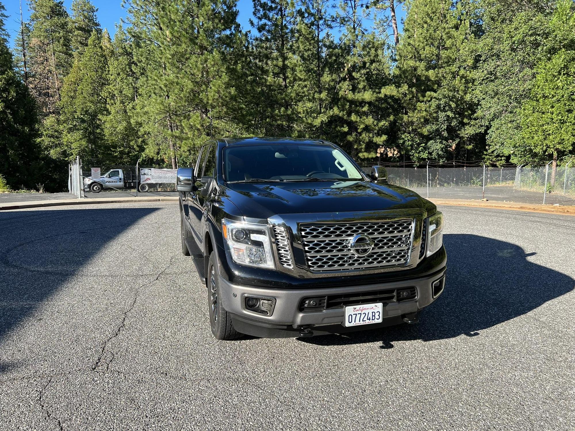 2019 Nissan Titan XD Platinum Reserve photo 18