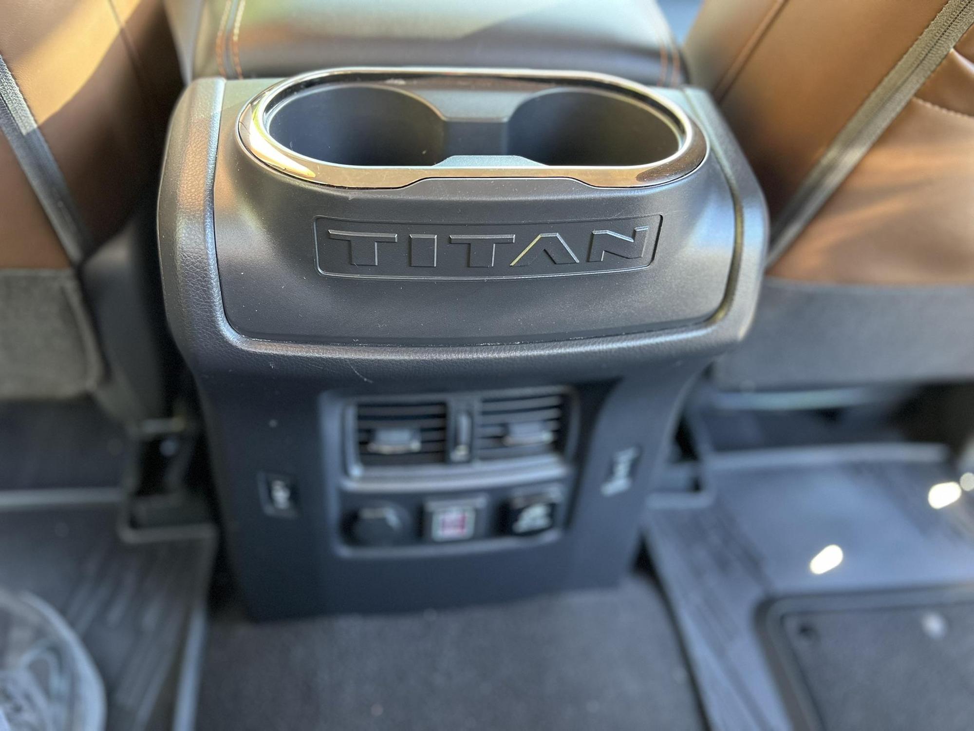 2019 Nissan Titan XD Platinum Reserve photo 32