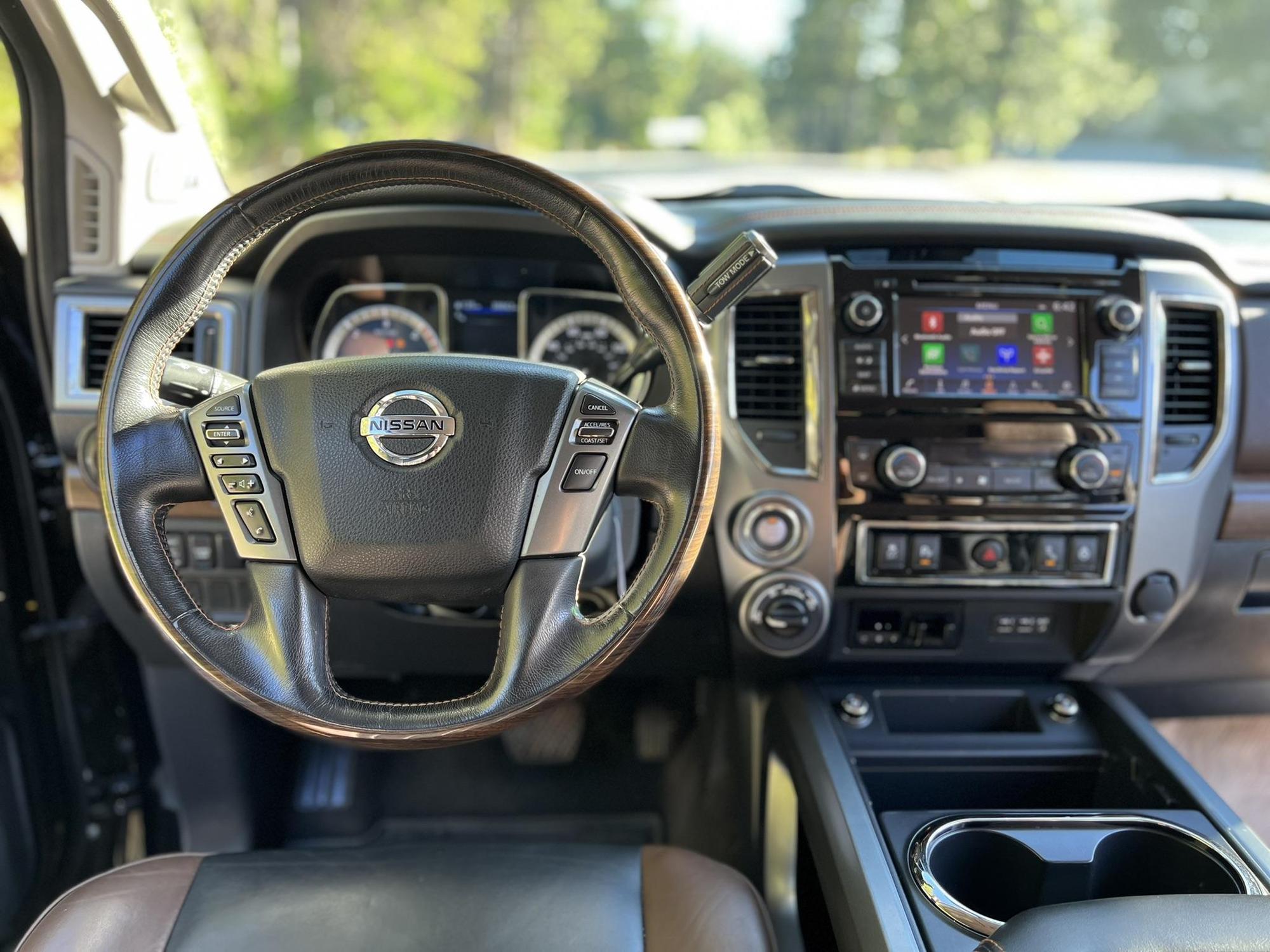 2019 Nissan Titan XD Platinum Reserve photo 33