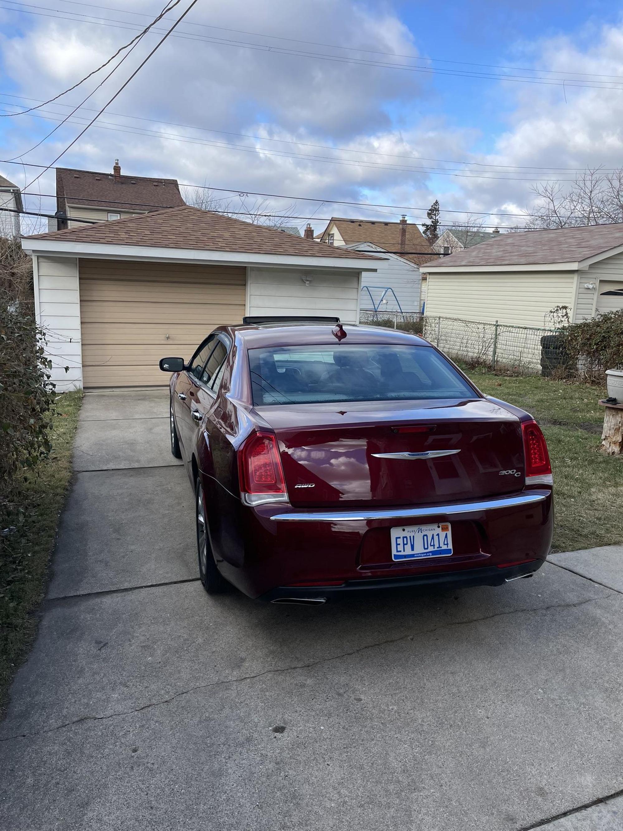 2016 Chrysler 300 C photo 10