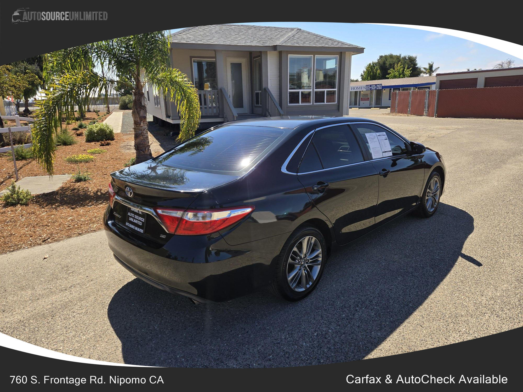 2017 Toyota Camry SE photo 27