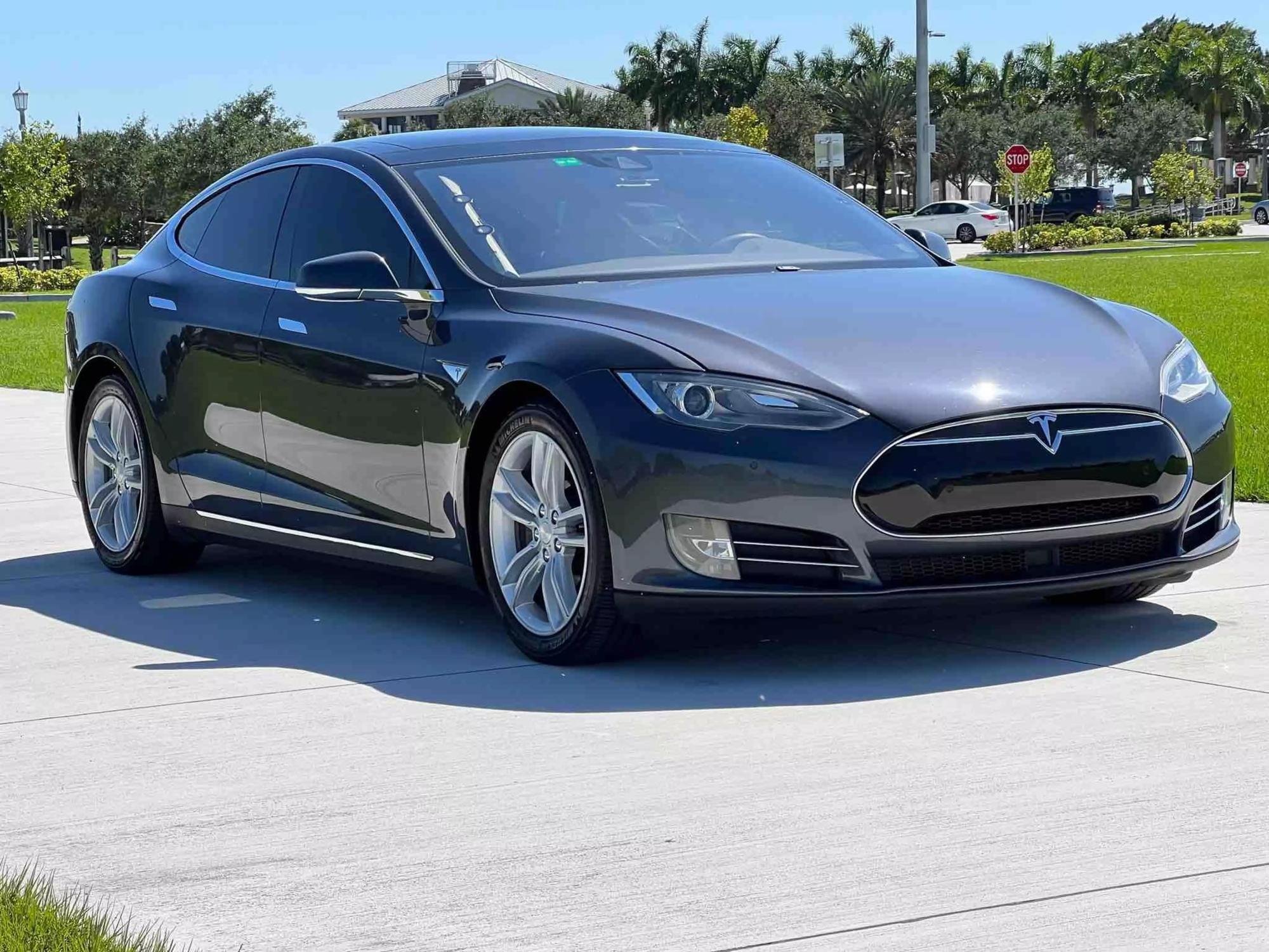 2015 Tesla Model S 85D photo 64