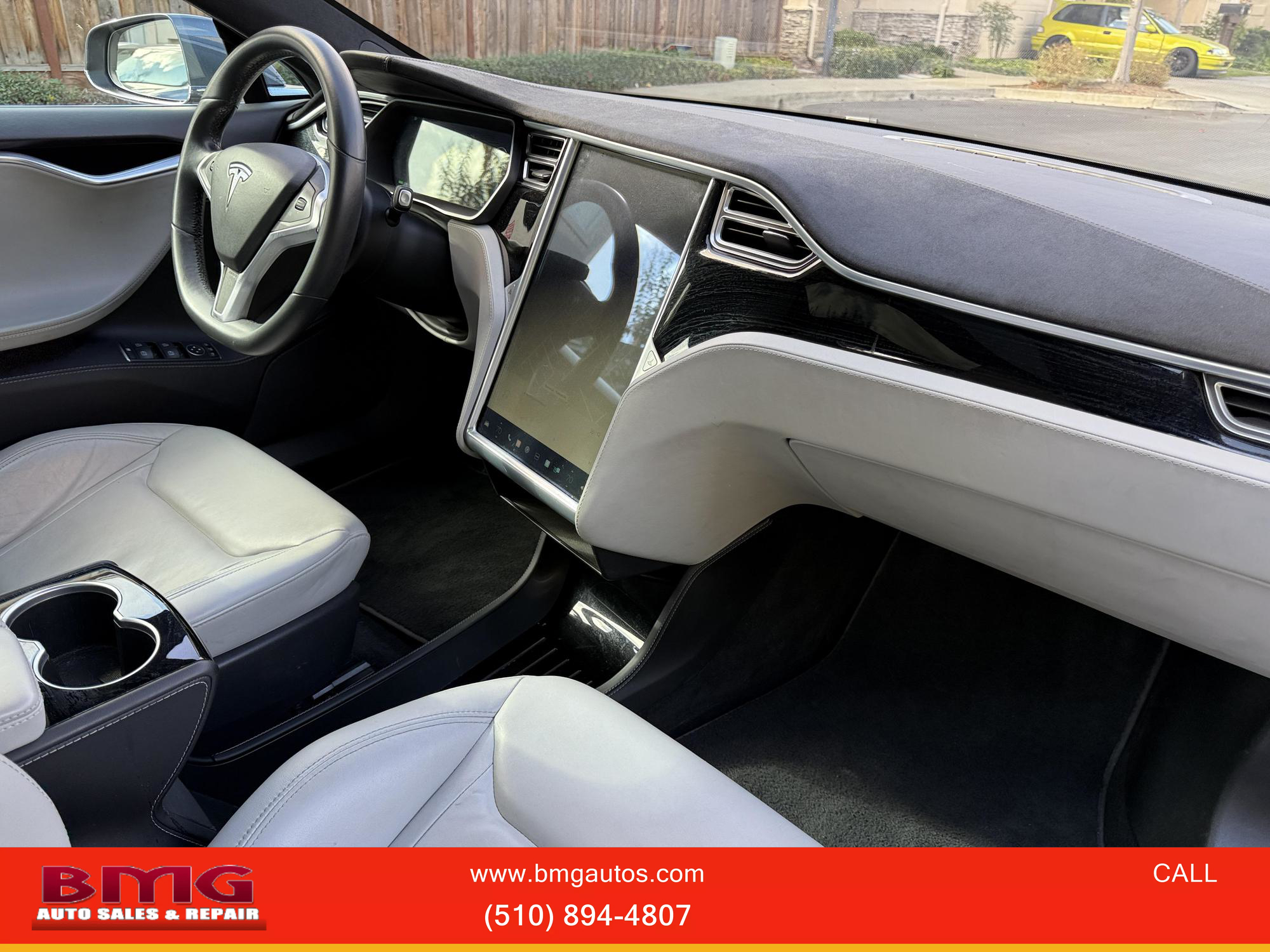 2015 Tesla Model S Performance photo 36