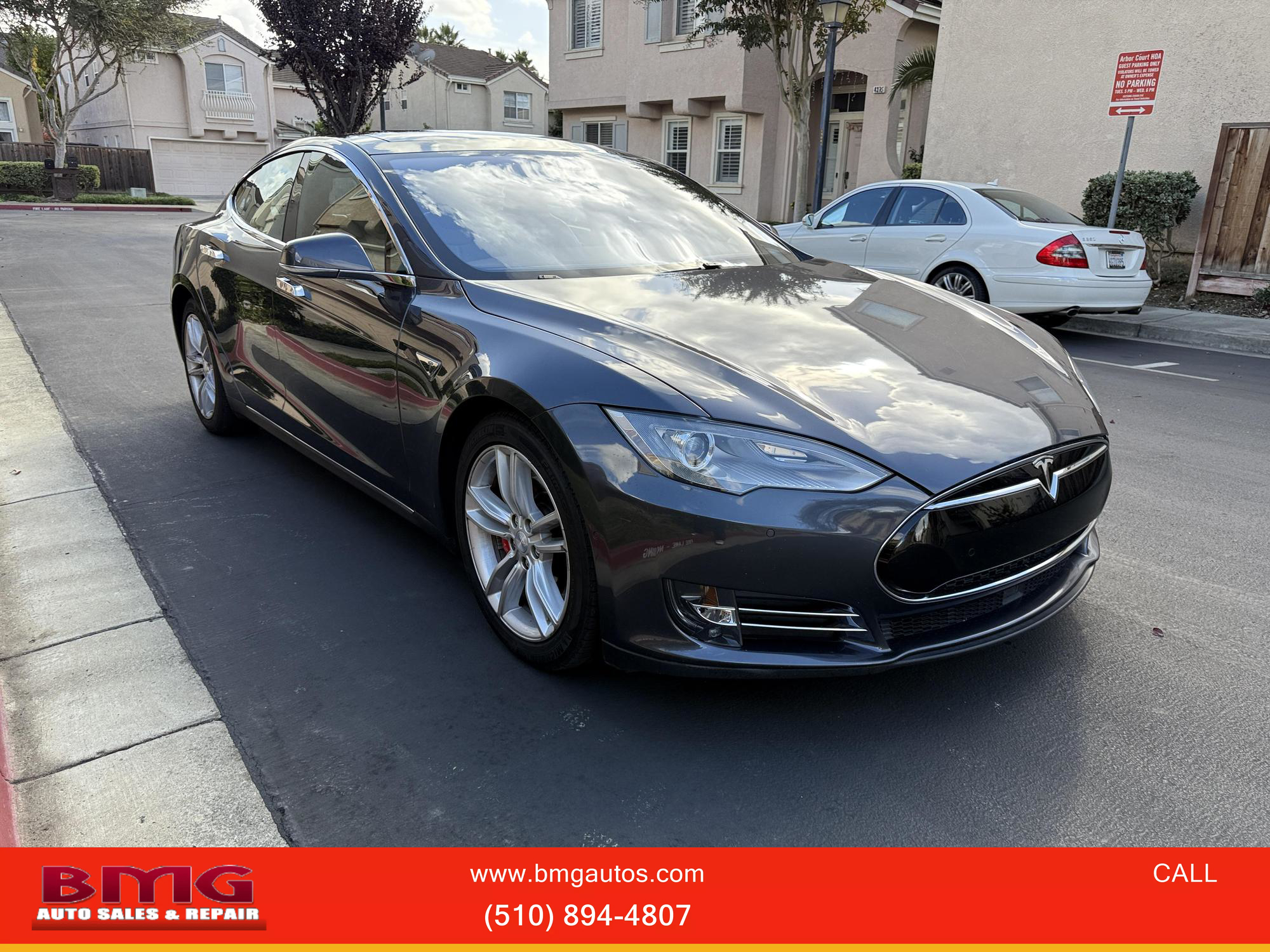 2015 Tesla Model S Performance photo 23