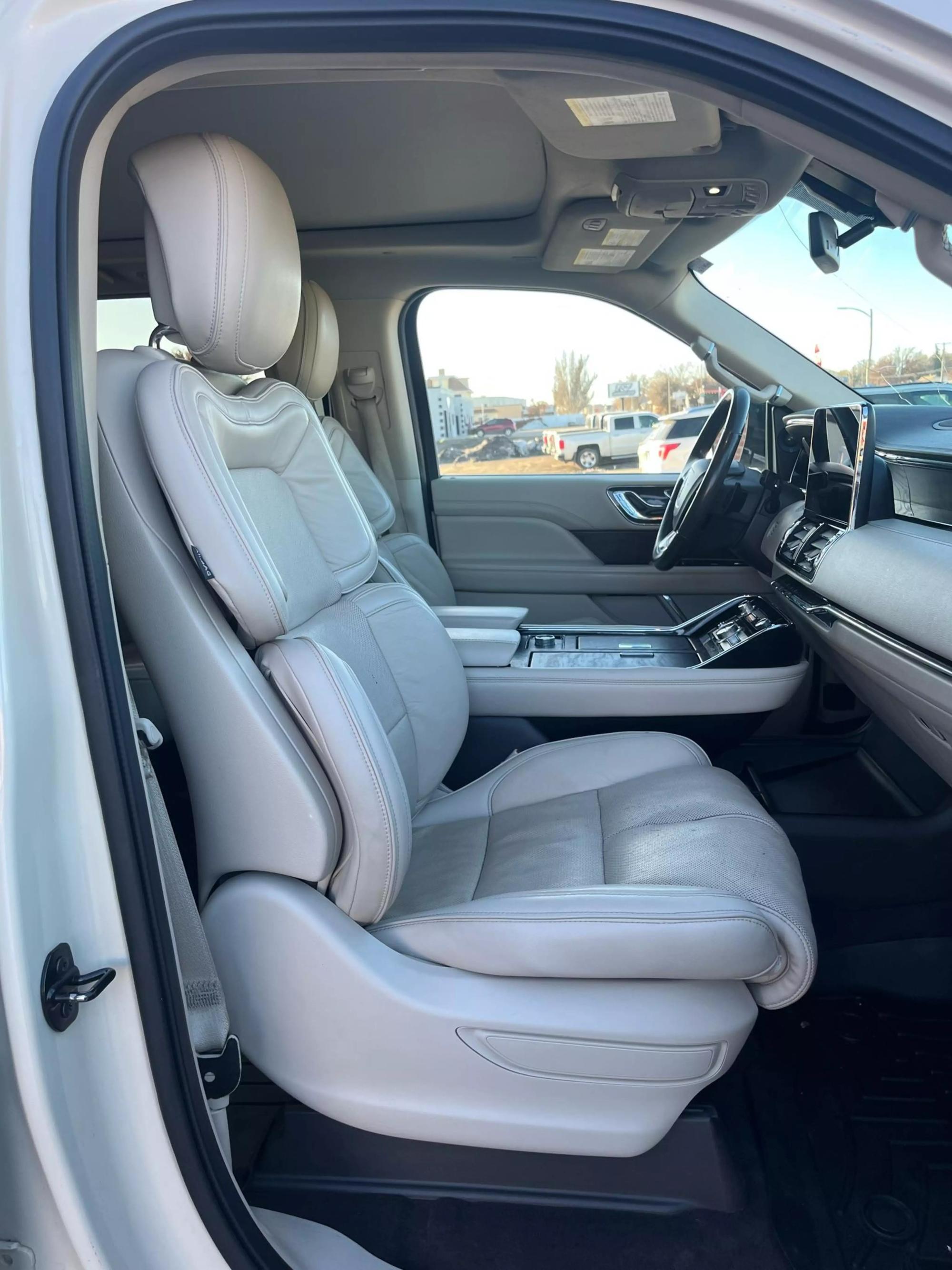 2018 Lincoln Navigator Select photo 39