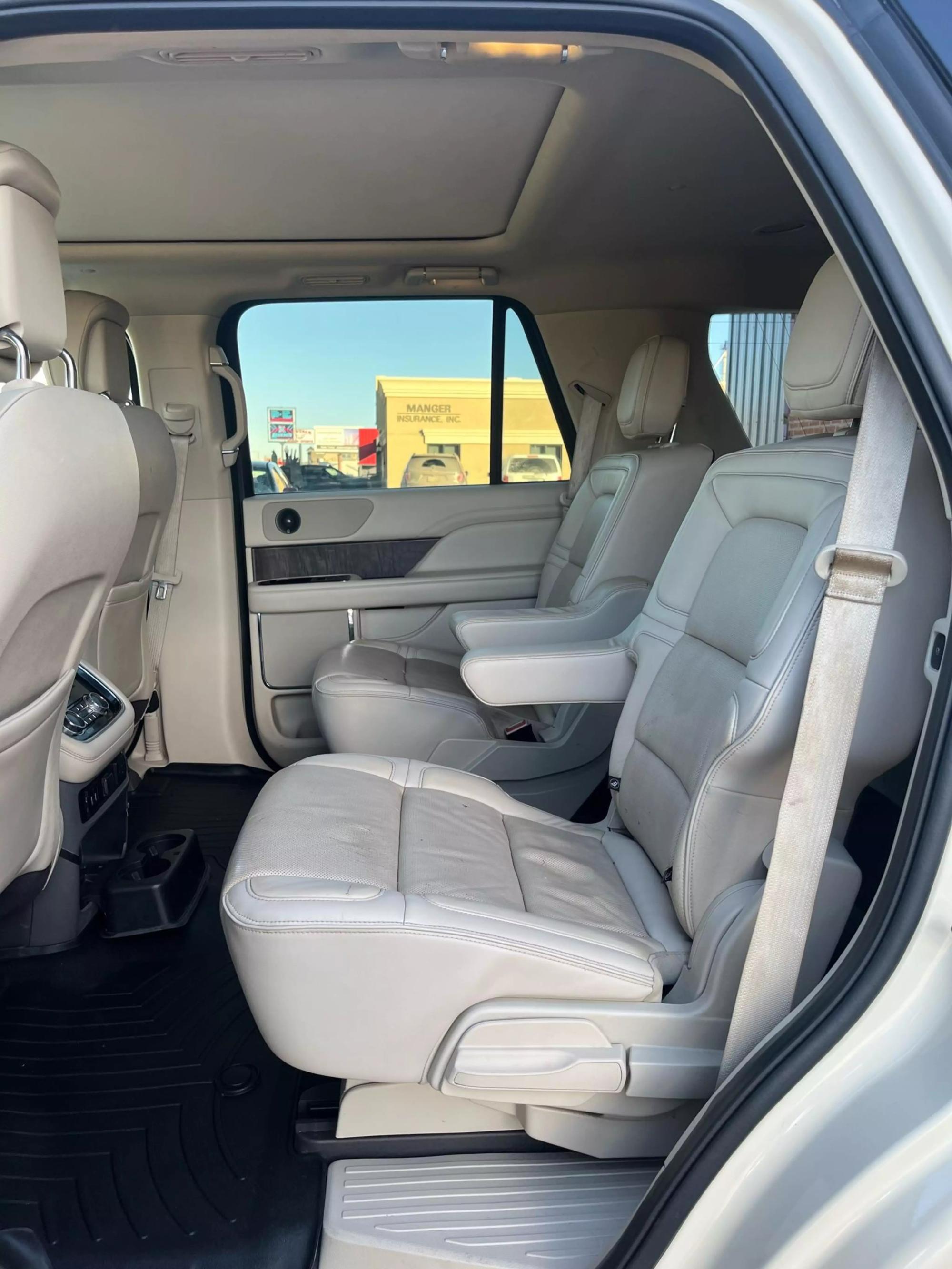 2018 Lincoln Navigator Select photo 35