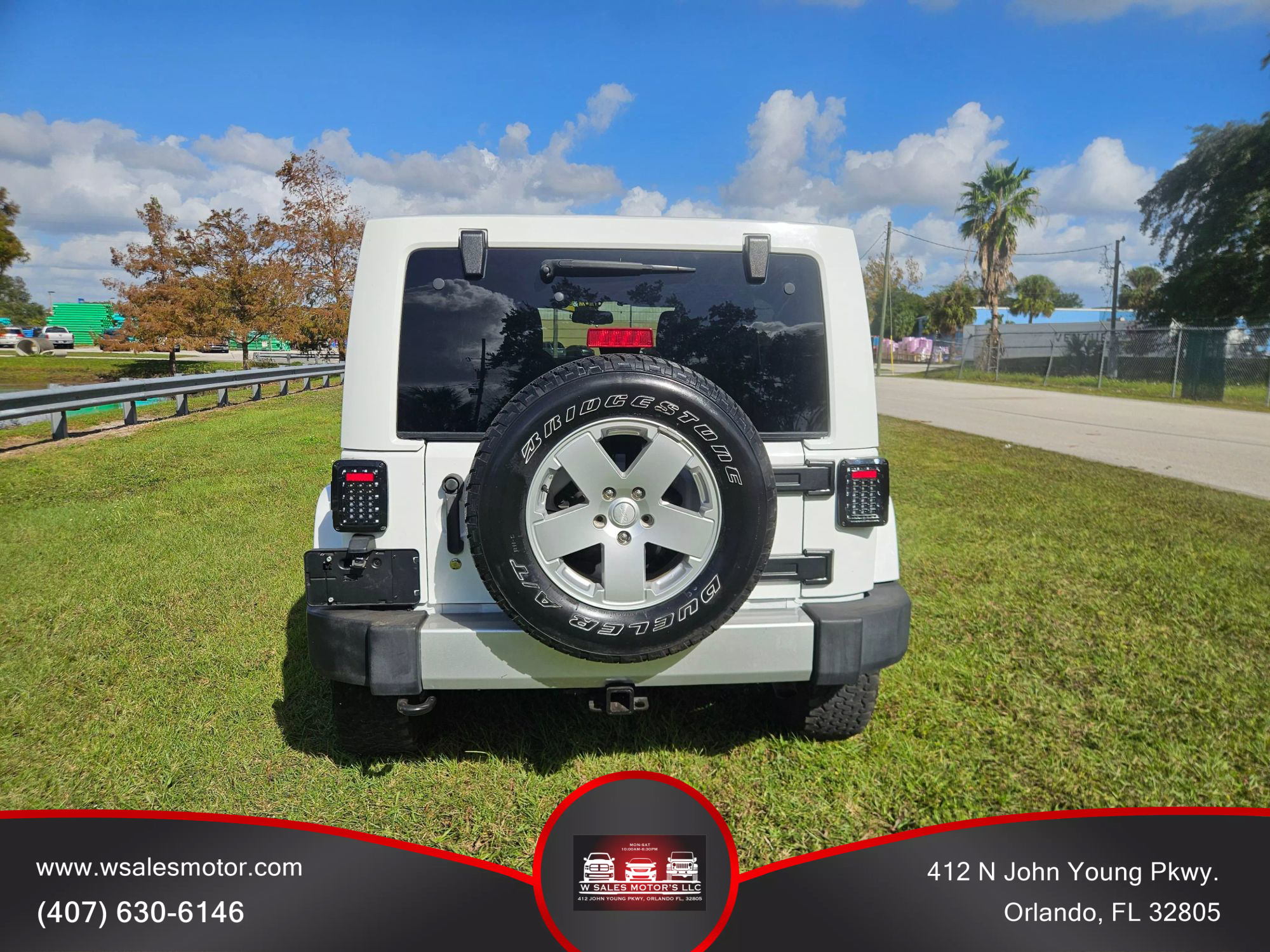 2014 Jeep Wrangler Unlimited Sahara photo 31