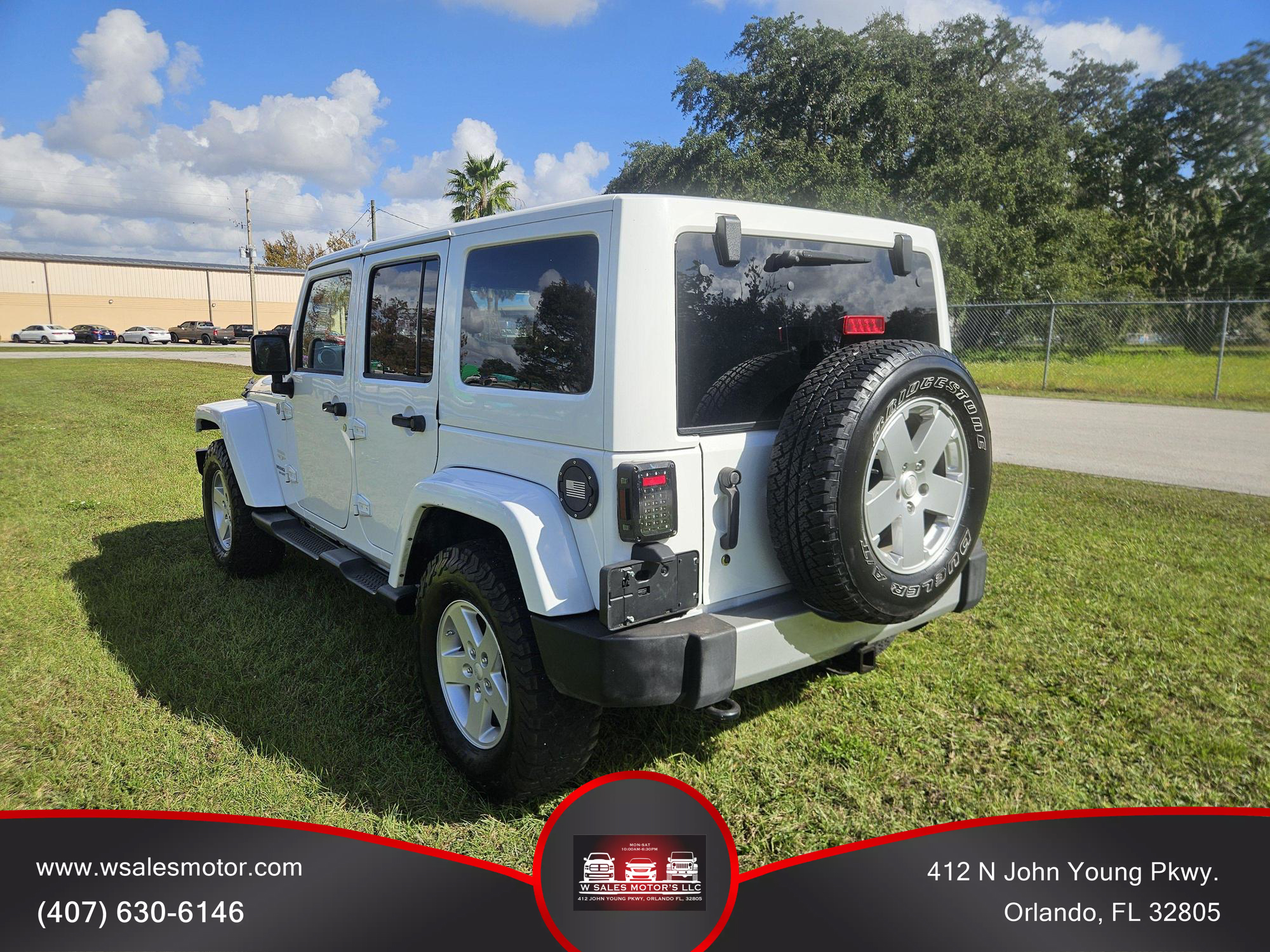 2014 Jeep Wrangler Unlimited Sahara photo 21