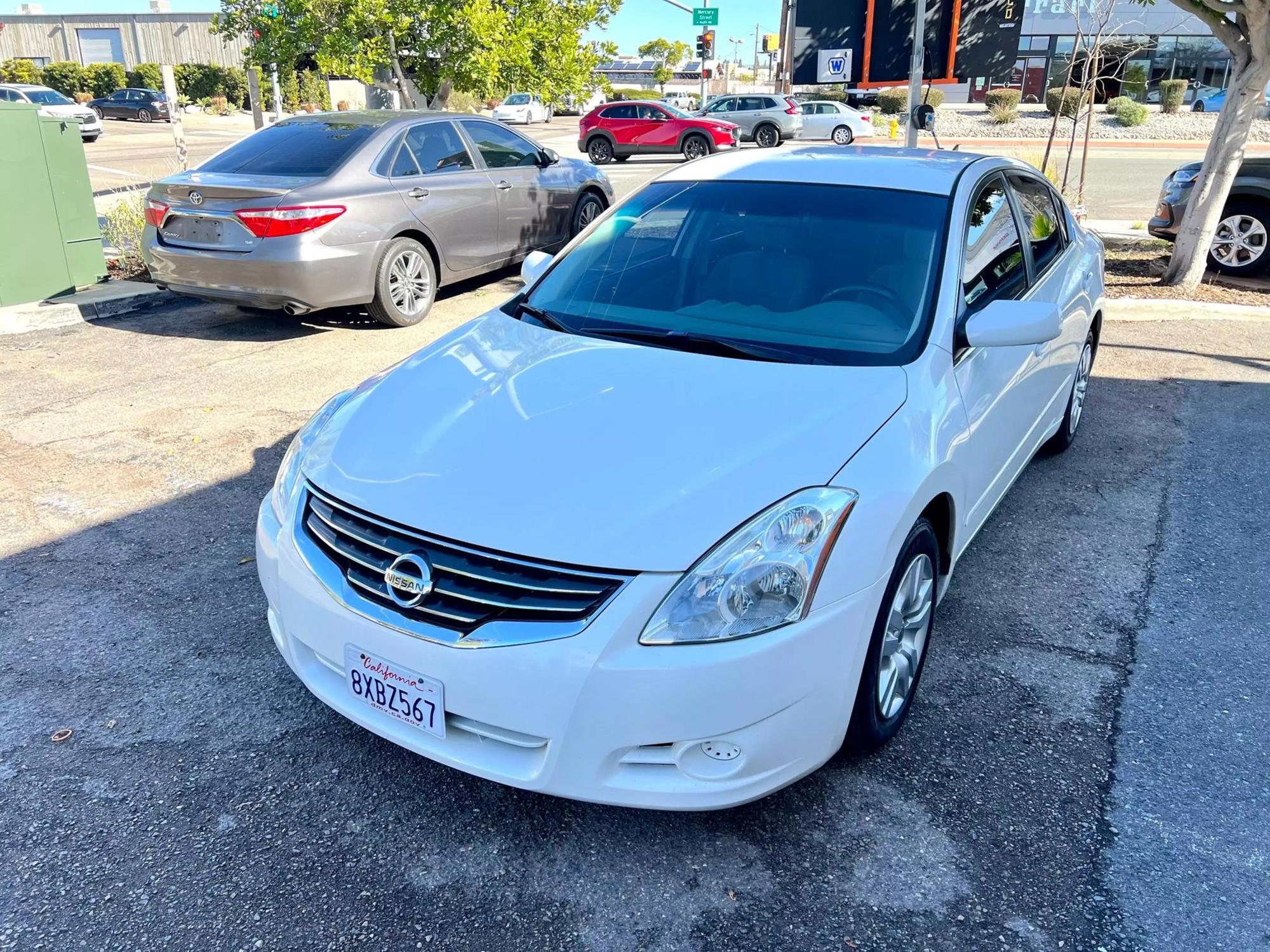 2011 Nissan Altima S photo 21