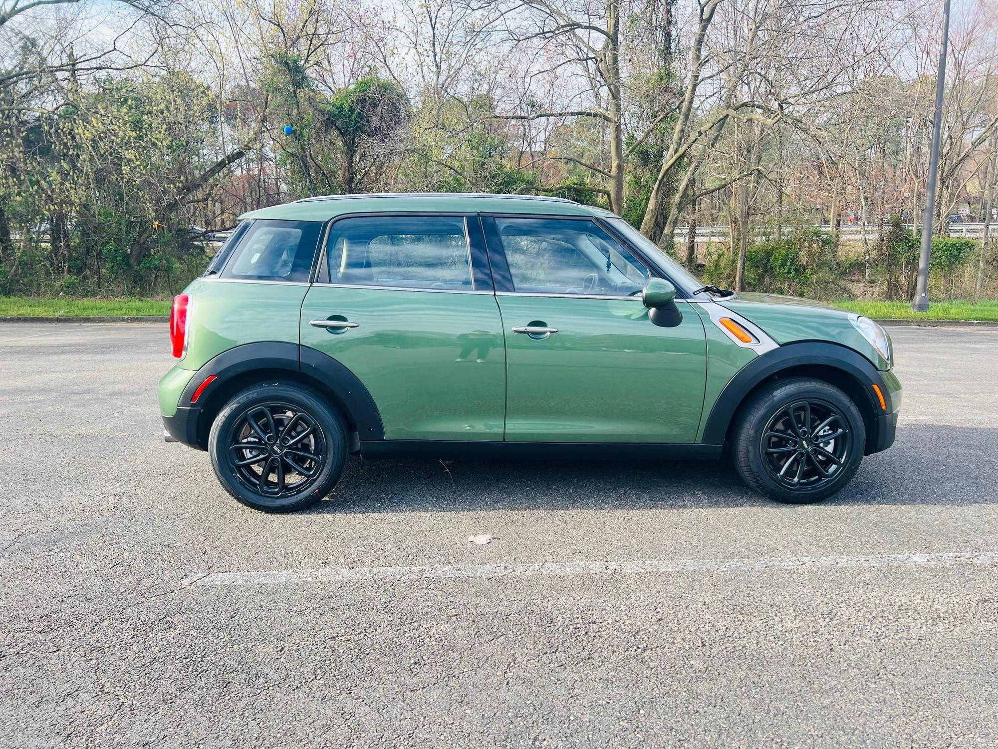 2015 MINI Countryman Countryman photo 24