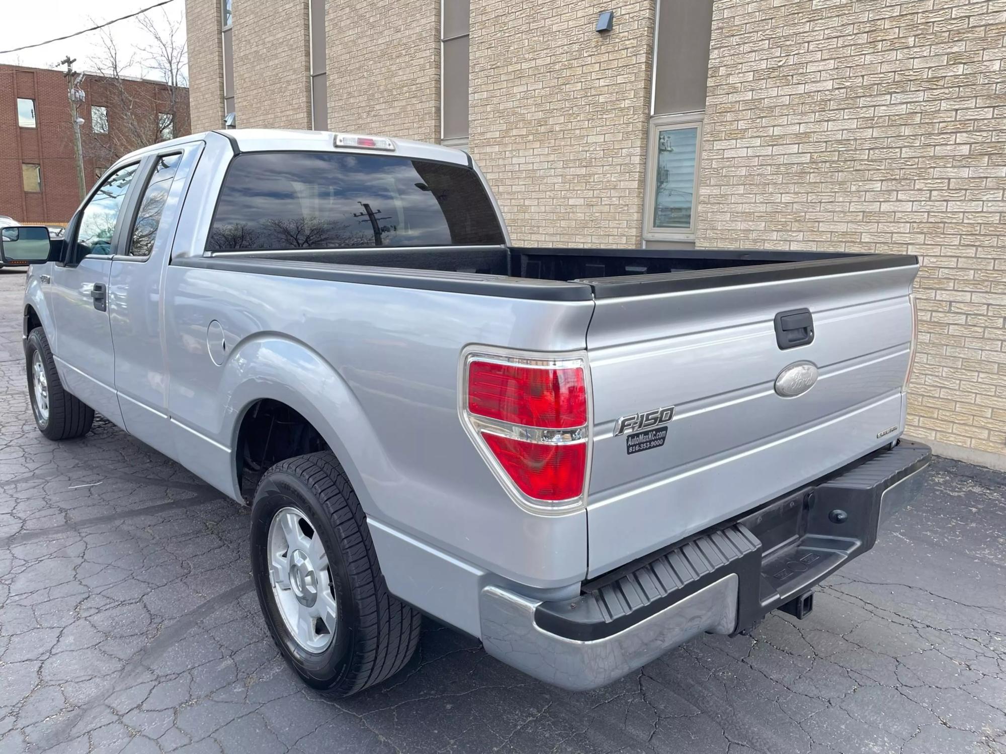 2011 Ford F-150 STX photo 34