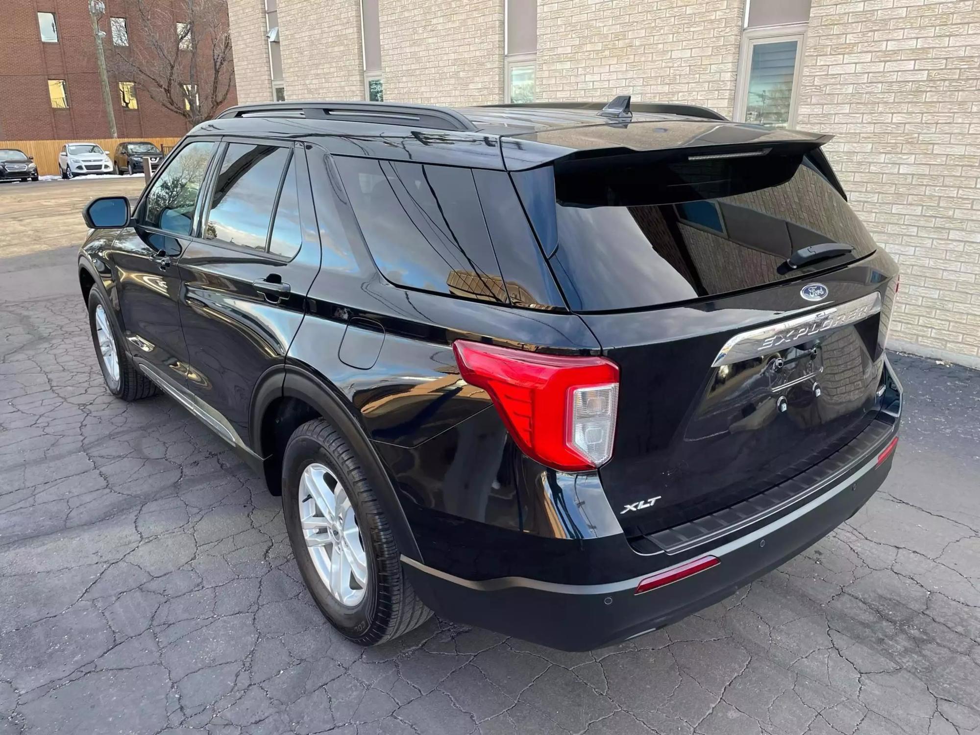 2020 Ford Explorer XLT photo 40