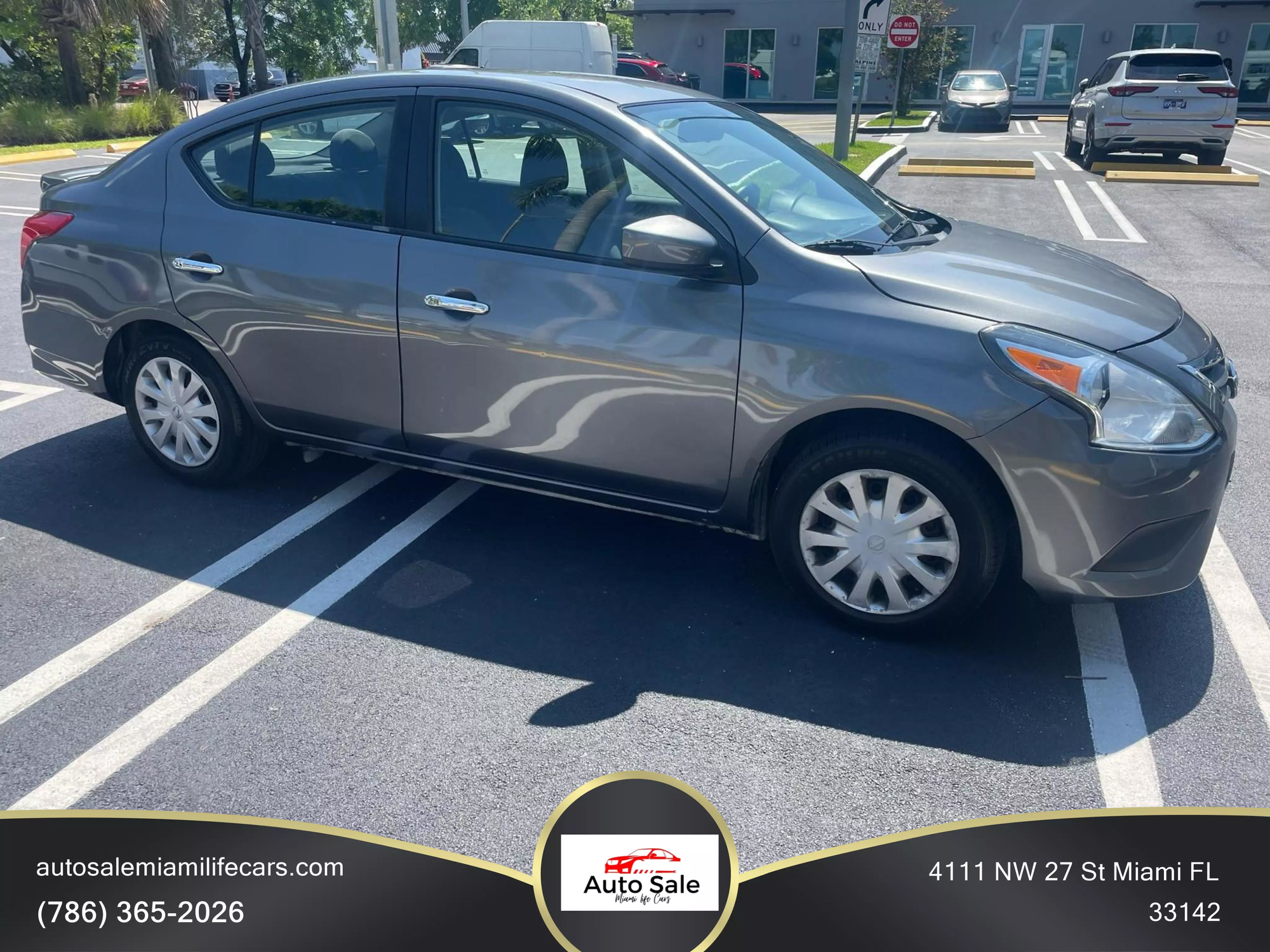 2017 Nissan Versa Sedan S photo 14