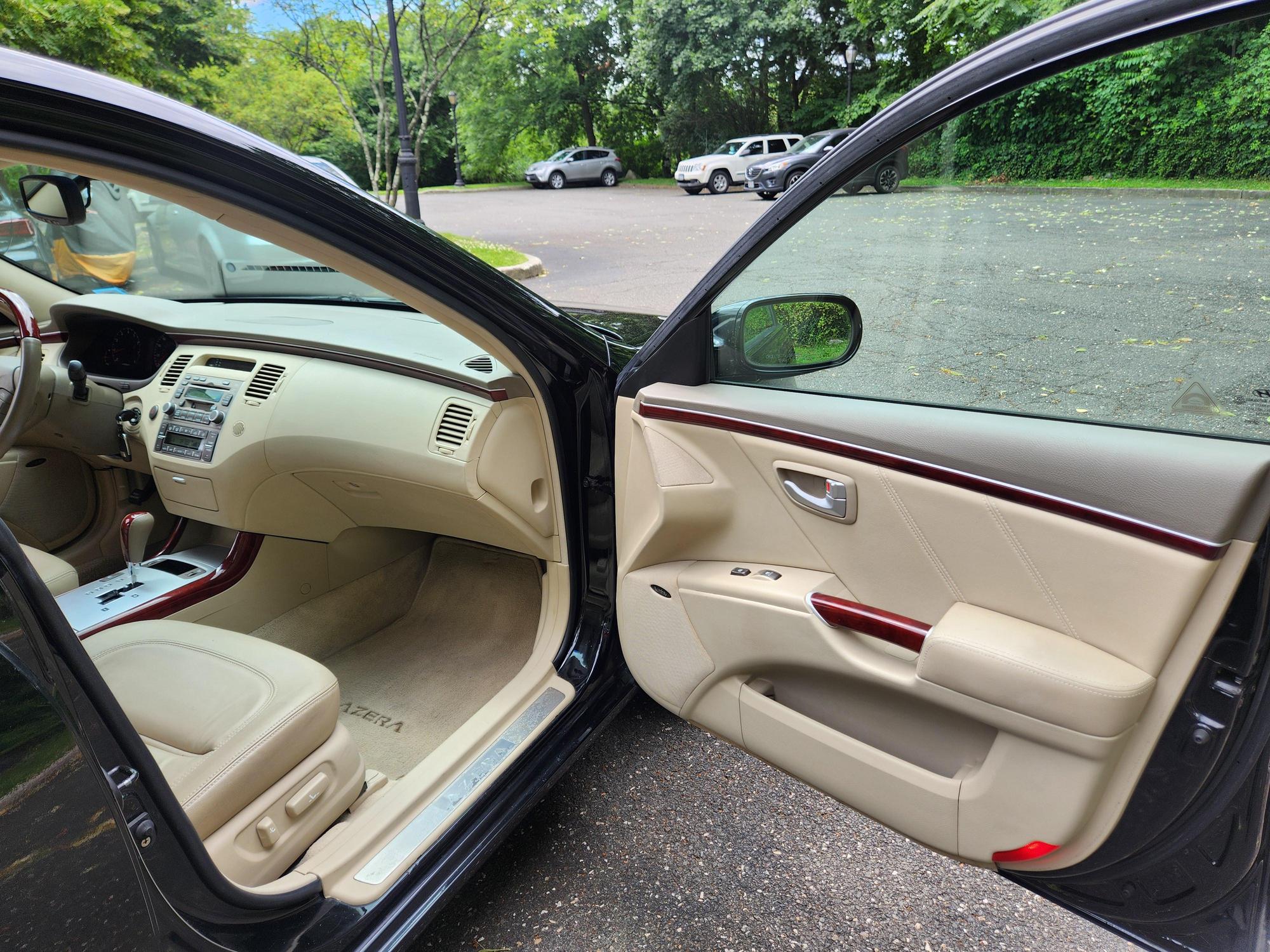 2007 Hyundai Azera SE photo 28