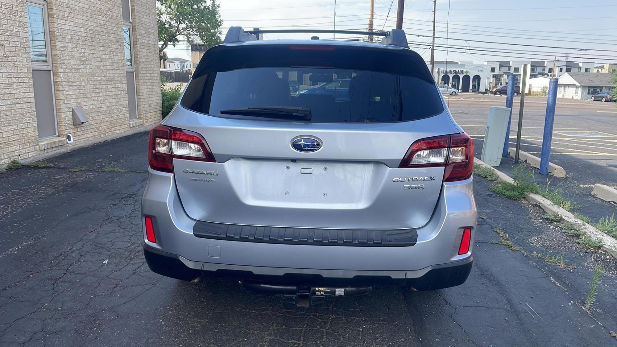 2015 Subaru Outback Limited photo 35