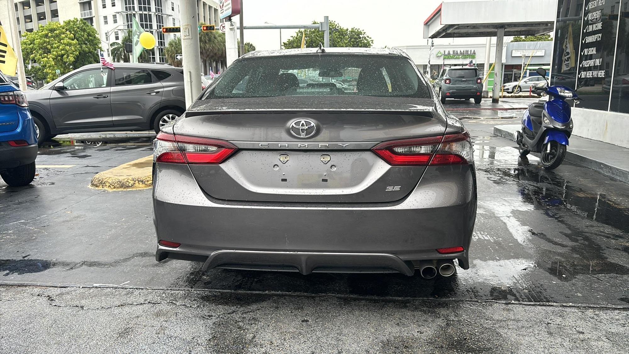 2022 Toyota Camry SE photo 15