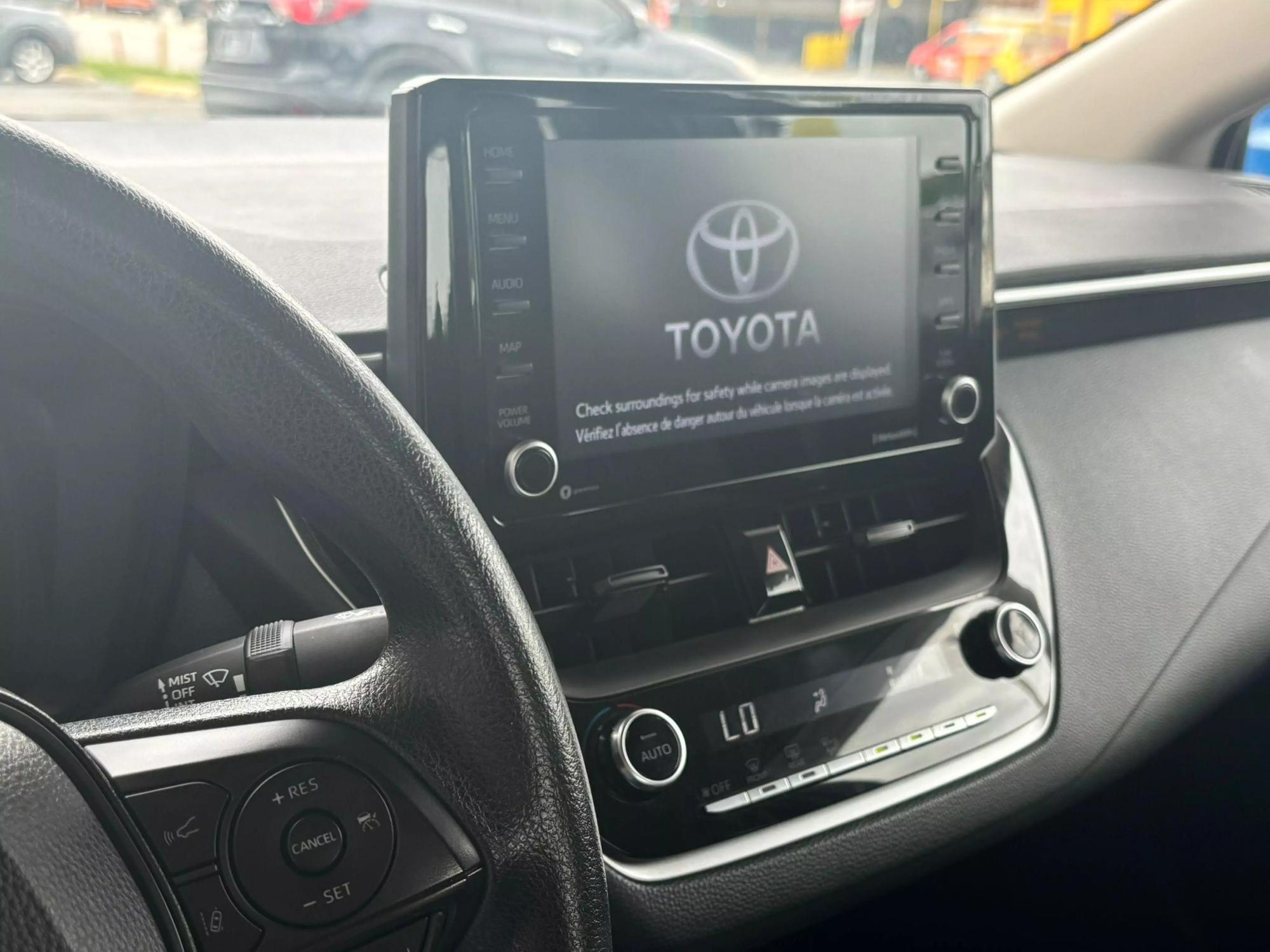 2022 Toyota Corolla LE photo 19