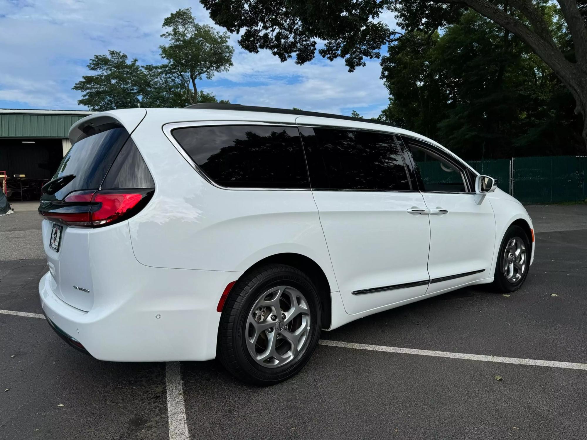 2022 Chrysler Pacifica Limited photo 89