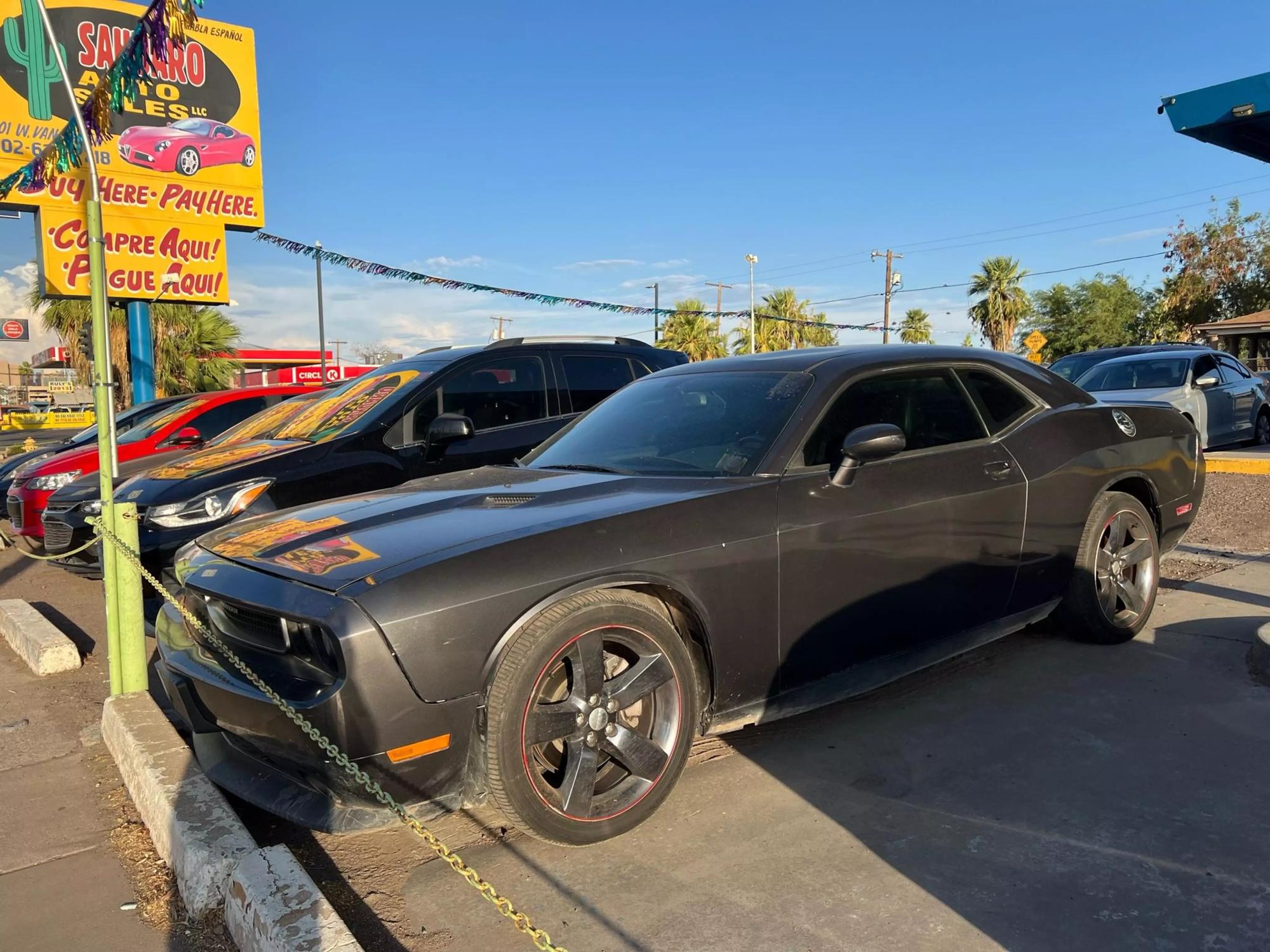 2013 Dodge Challenger SXT photo 2