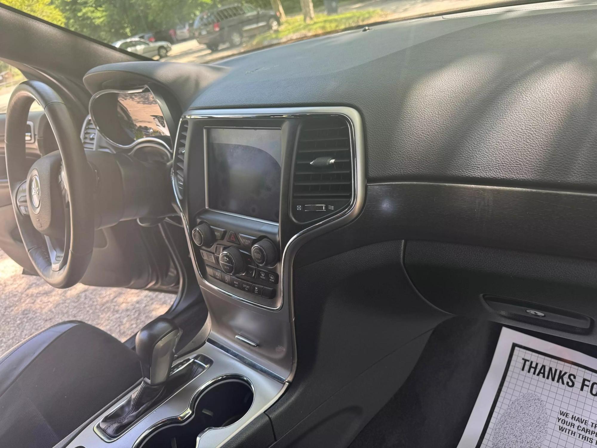 2018 Jeep Grand Cherokee Altitude photo 20