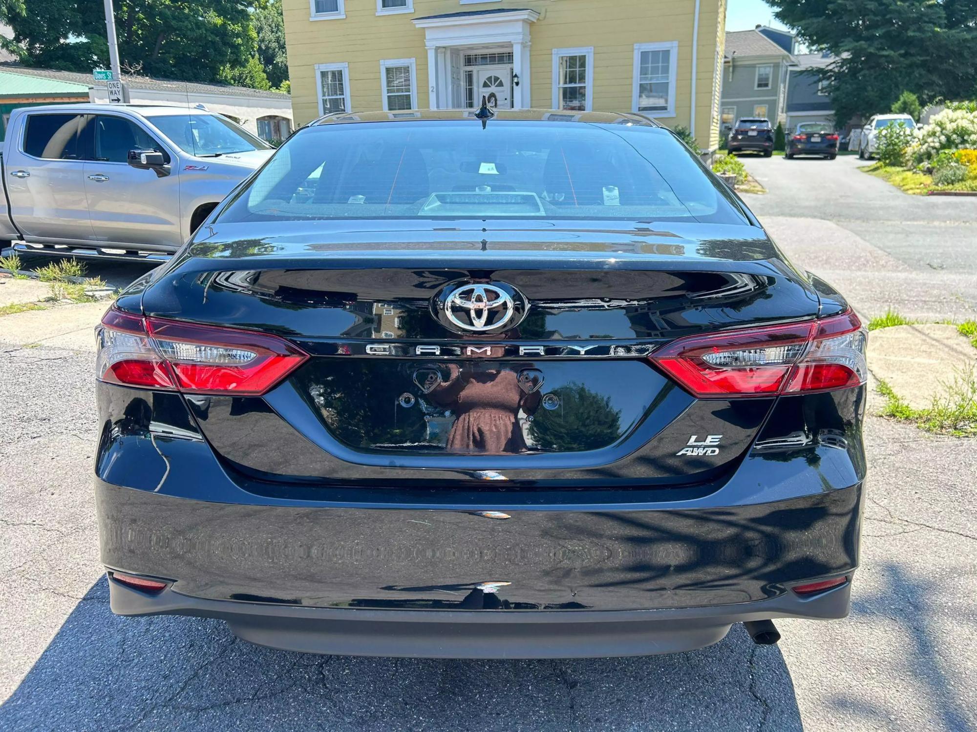 2021 Toyota Camry LE photo 22