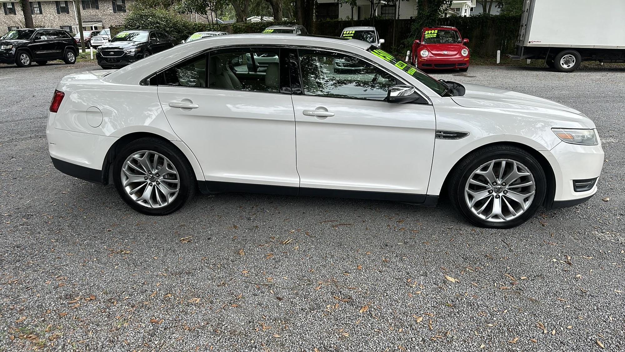 2014 Ford Taurus Limited photo 16