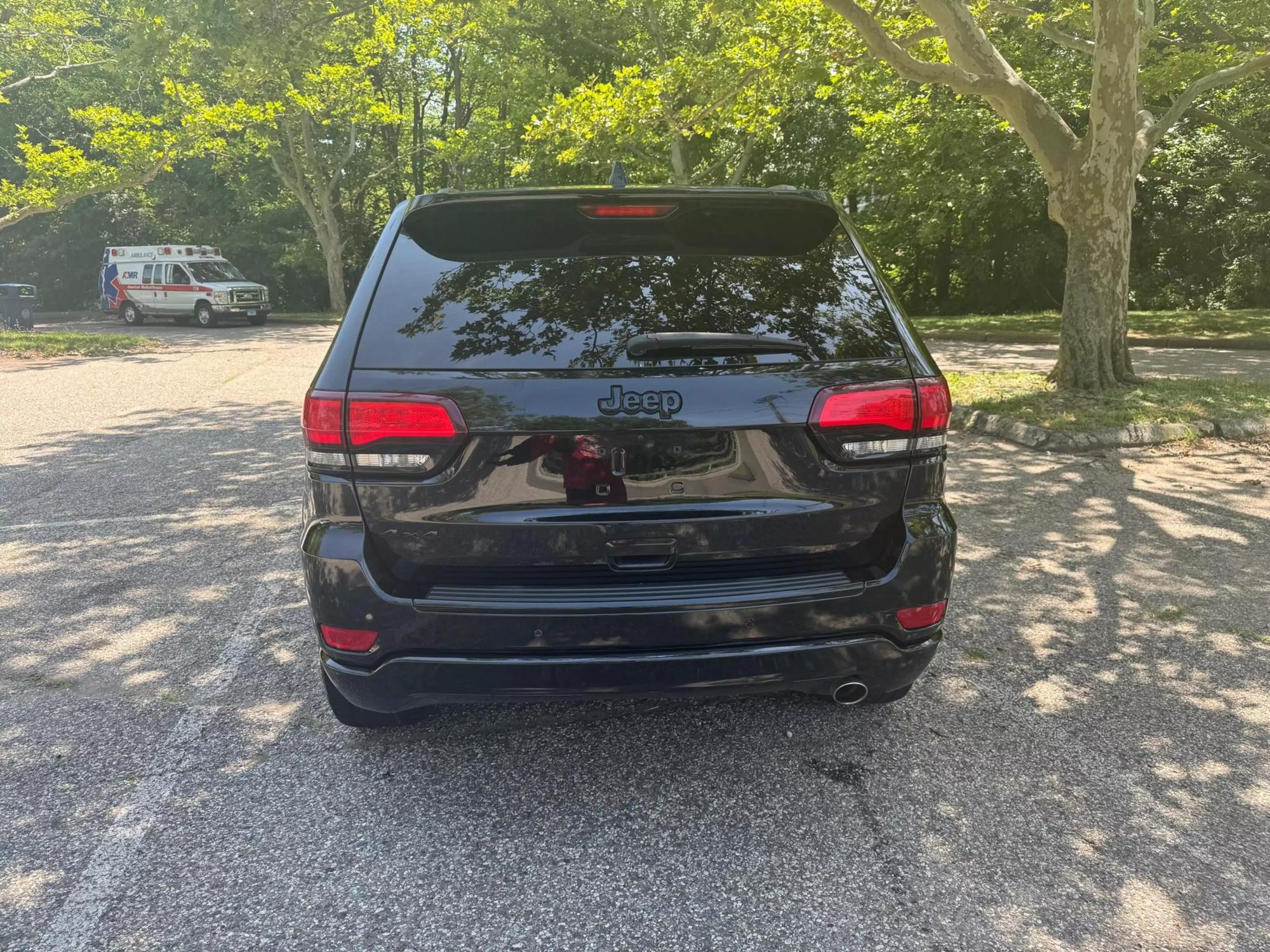 2018 Jeep Grand Cherokee Altitude photo 17