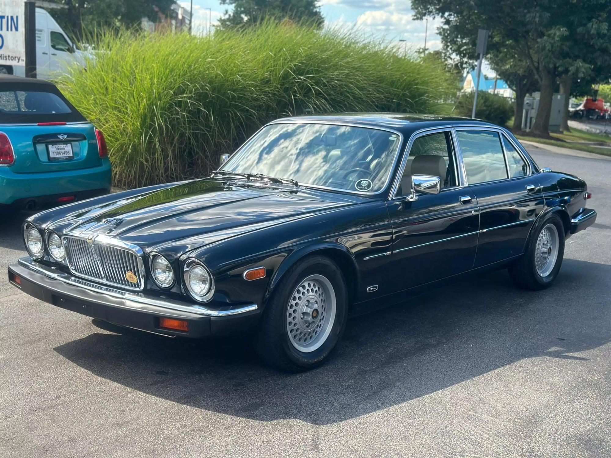 1983 Jaguar XJ6 null photo 84